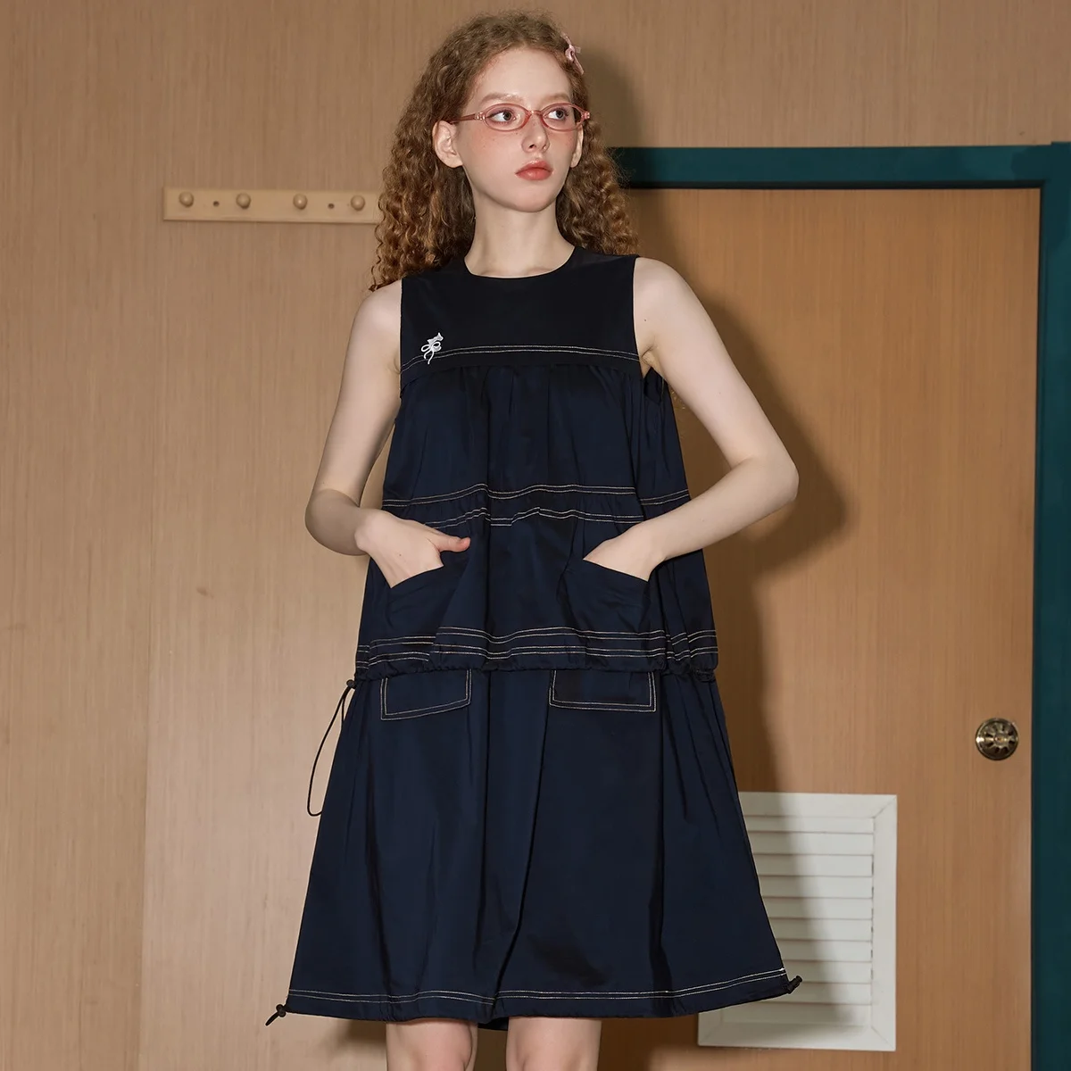 2025 Autumn Women's Denim Smock Dress Adjustable Waist Drawstring Jumper Sleeveless Round Neck Shirring Gown Youthful Casual