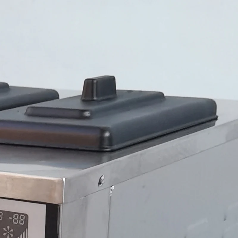 

Машина для мягкого мороженого, коммерческая электрическая машина для мороженого, настольная машина для мороженого с 2 + 1 вкусом