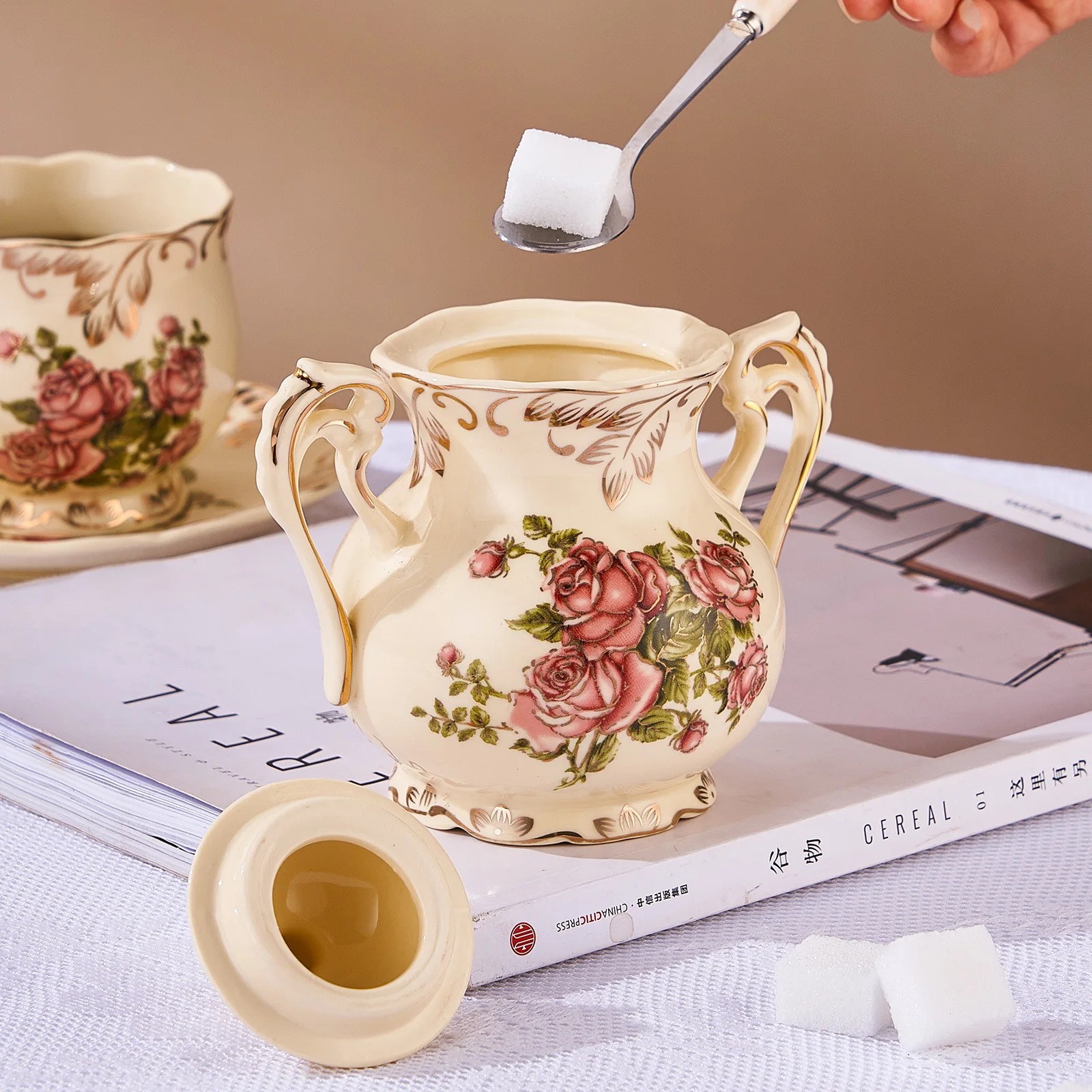 European style ceramic sugar cup milk pot set coffee set, flower cup milk can, sugar box storage can