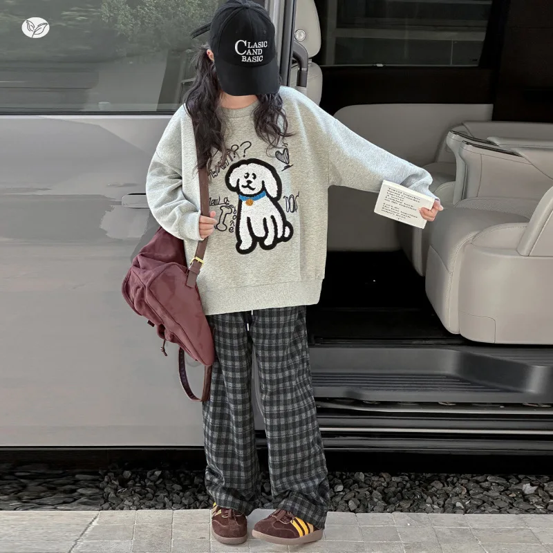 Girls' Korean-style outfit2026New autumn collection for older children: dog embroidered sweatshirt and plaid pants, loose-fittin