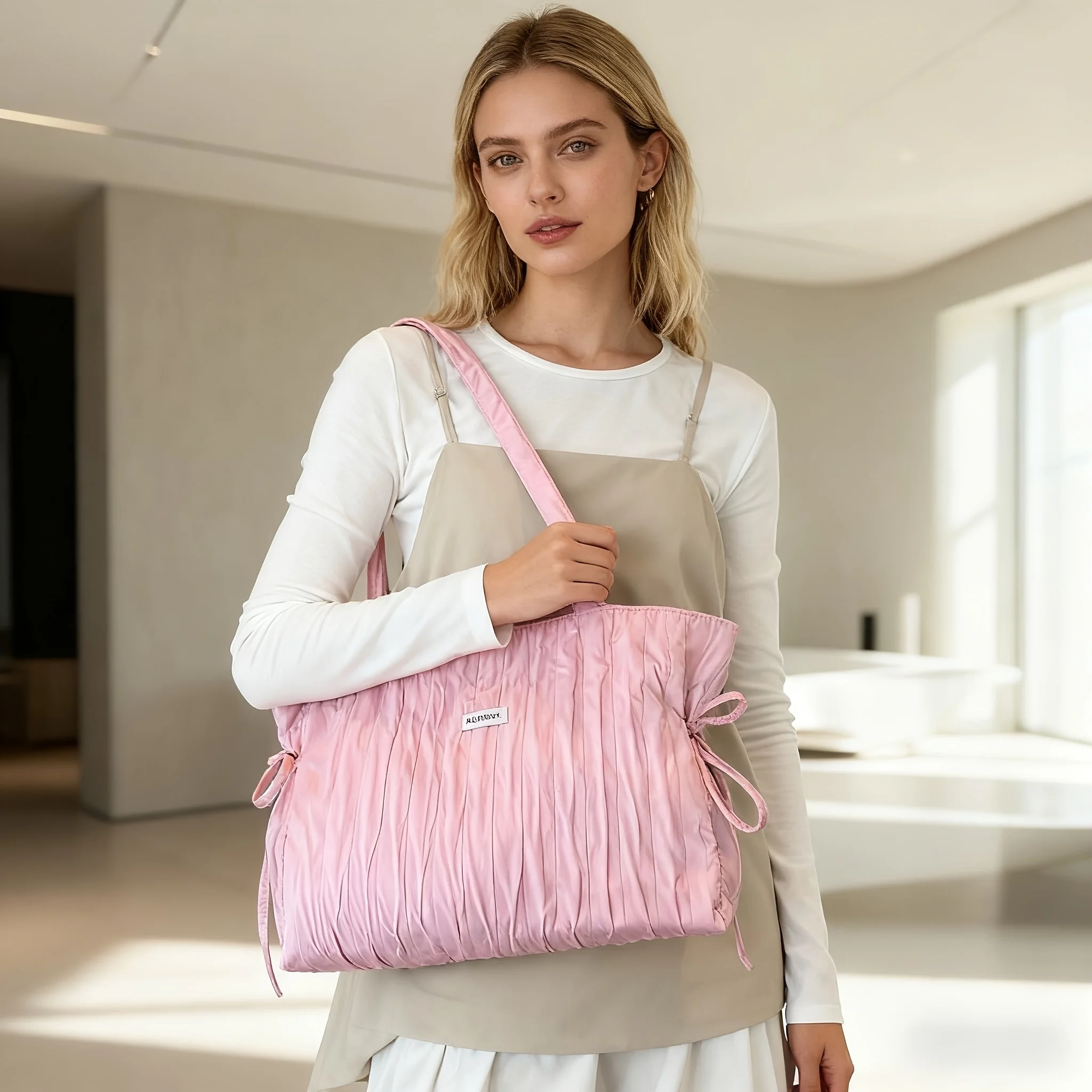 حقيبة يابانية، كبيرة وخفيفة الوزن. مثالية للتنقل والسفر والتسوق. متين مع جيوب متعددة.