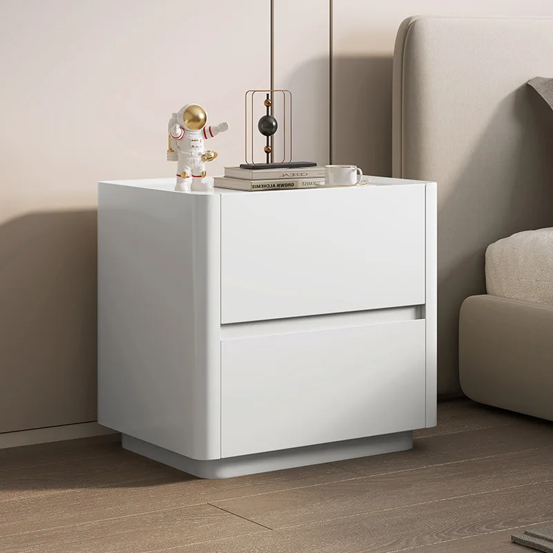 Light Luxury Lacque…