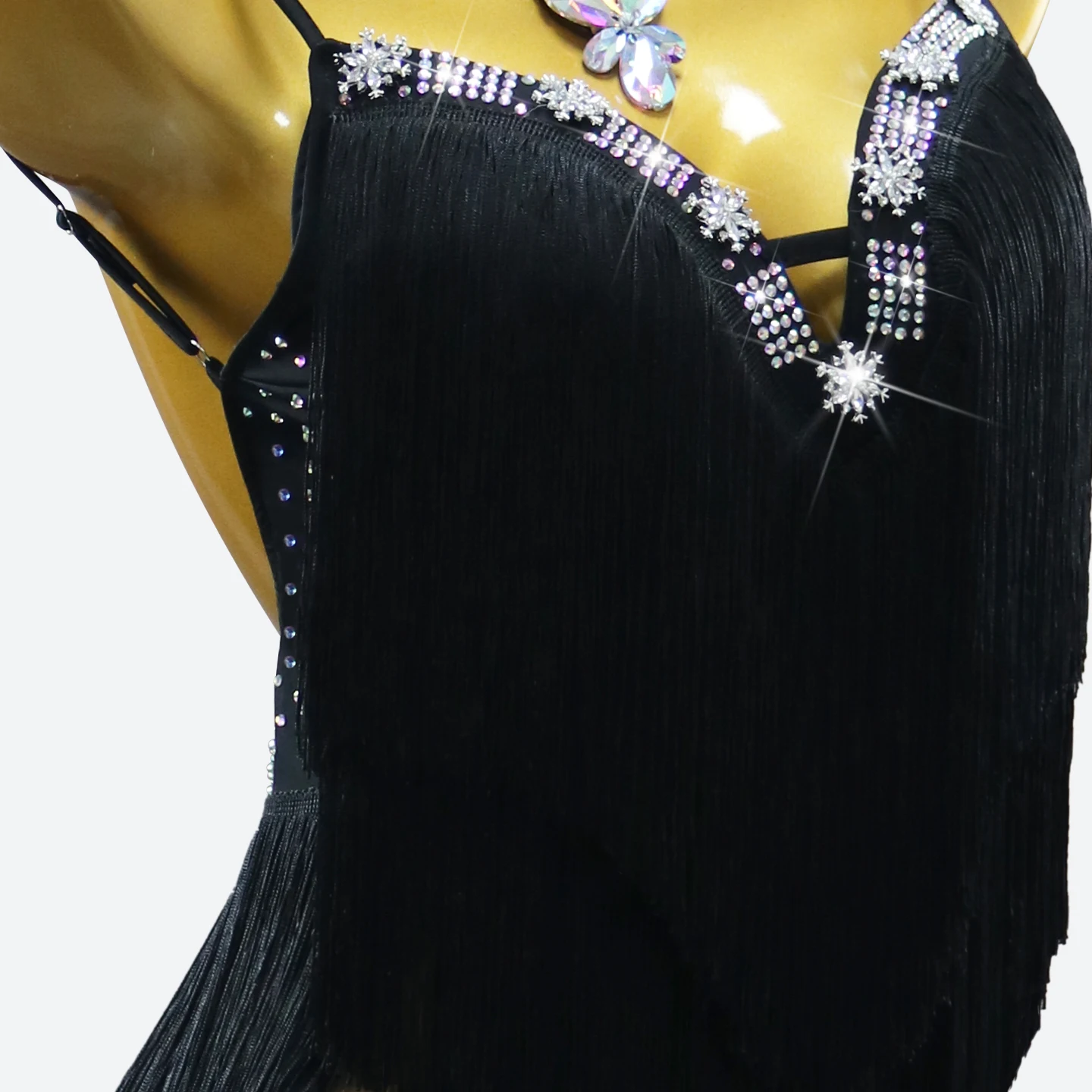 Sukienki do tańca latynoamerykańskiego dla dziewcząt, krótkie stroje karnawałowe, odzież taneczna damska, elegancki strój na imprezę do samby, stroje sportowe do tańca na rurze, ubrania na imprezy, 2026