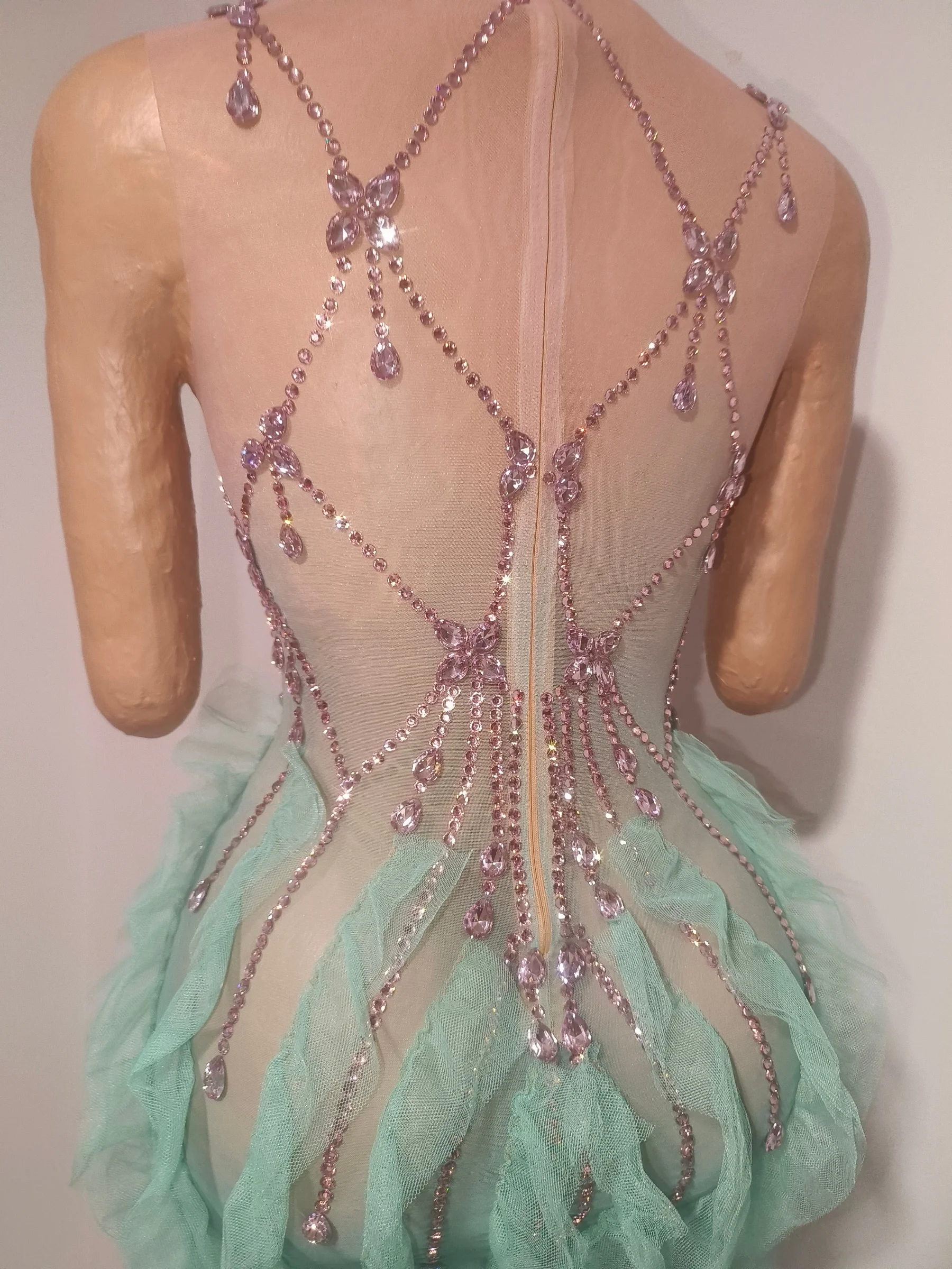 Qingliang High Neck Nude Mesh Mermaid Maxi Dress Pink Rhinestone Decor Mint Green Ruffle Tulle Long Gown Red Carpet Outfit