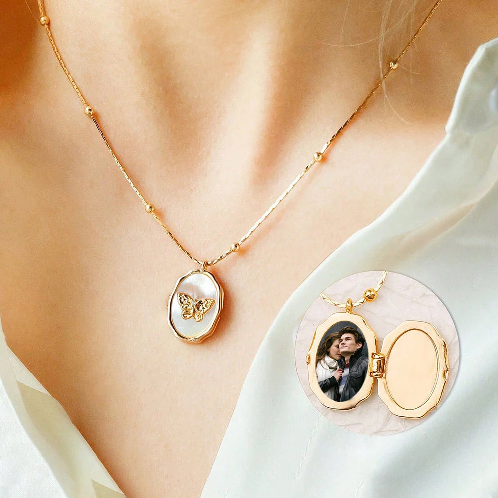 Customized 1/2 Photo Necklace White Shell Butterfly Choker Jewelry Family Gifts Creative Openable Photo Frame Album Lock Pendant view 2