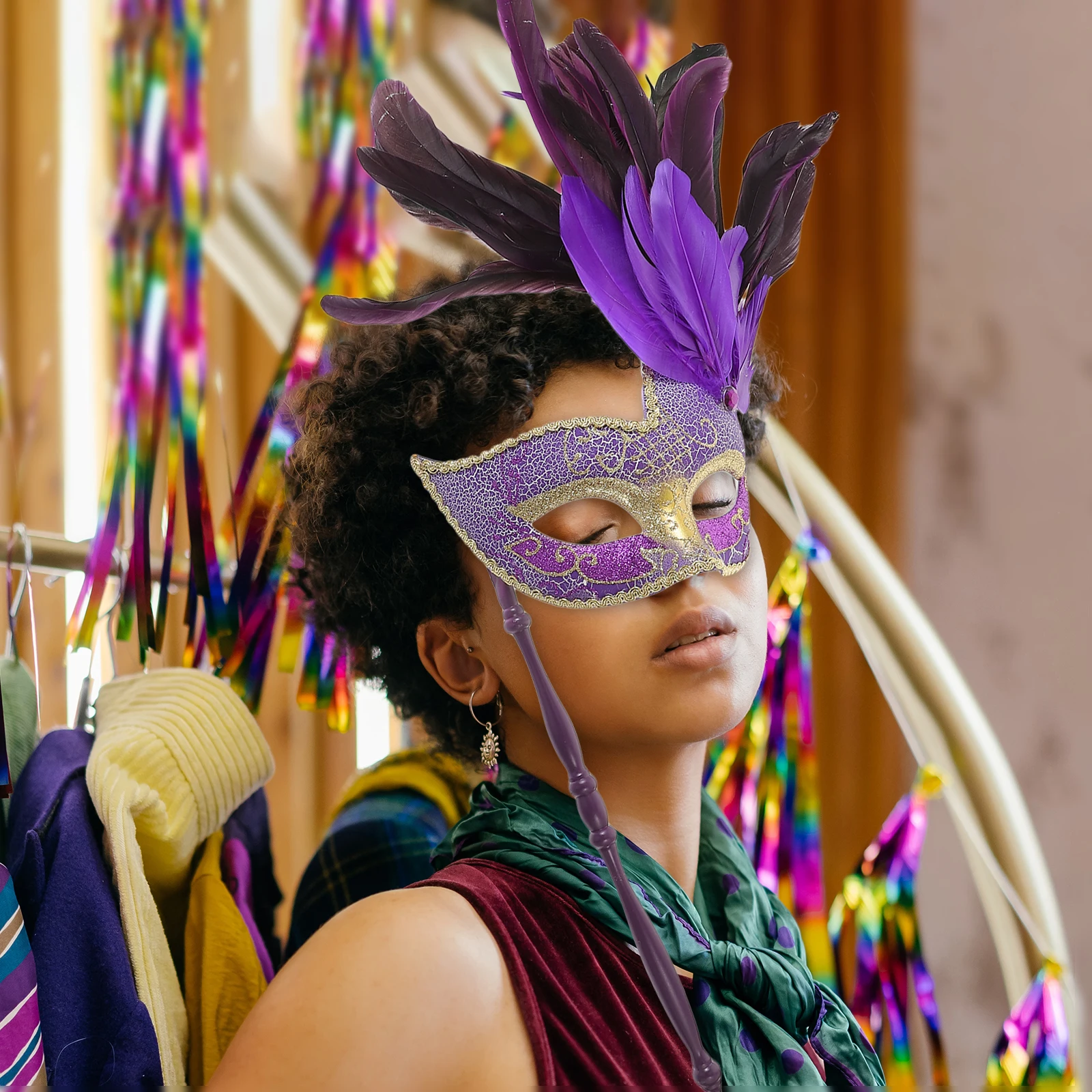 

Plume Plastic Masquerade Mask Half Face On Stick Lightweight Durable Creative Design For Halloween Carnival Party Ball Costume