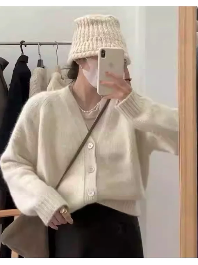 V-neck 100% pure cashmere cardigan women's milk tea with loose knit jacket outside.
