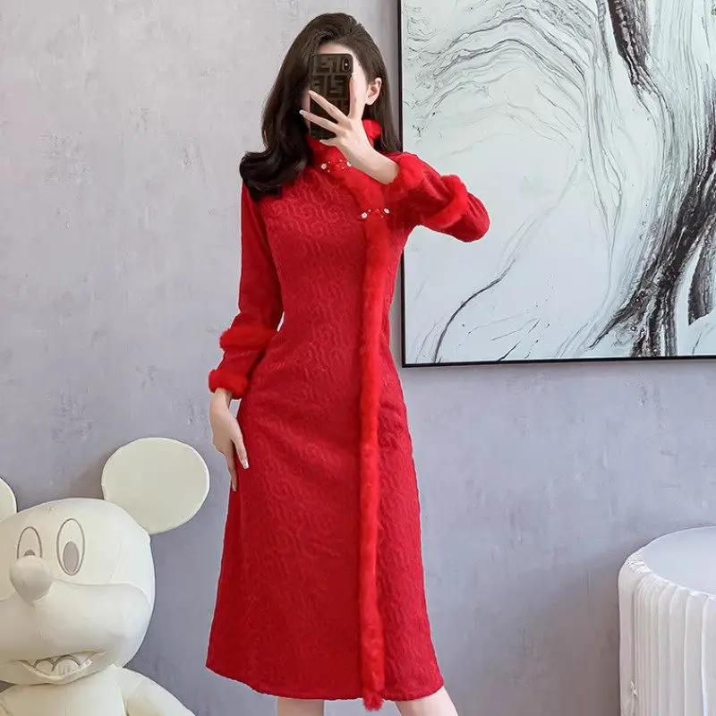 2024 Autumn And Winter Chinese Style Retro Thick Embossed Improved Cheongsam Fashion Elegant Slim New Year Red Dress Qipao A312