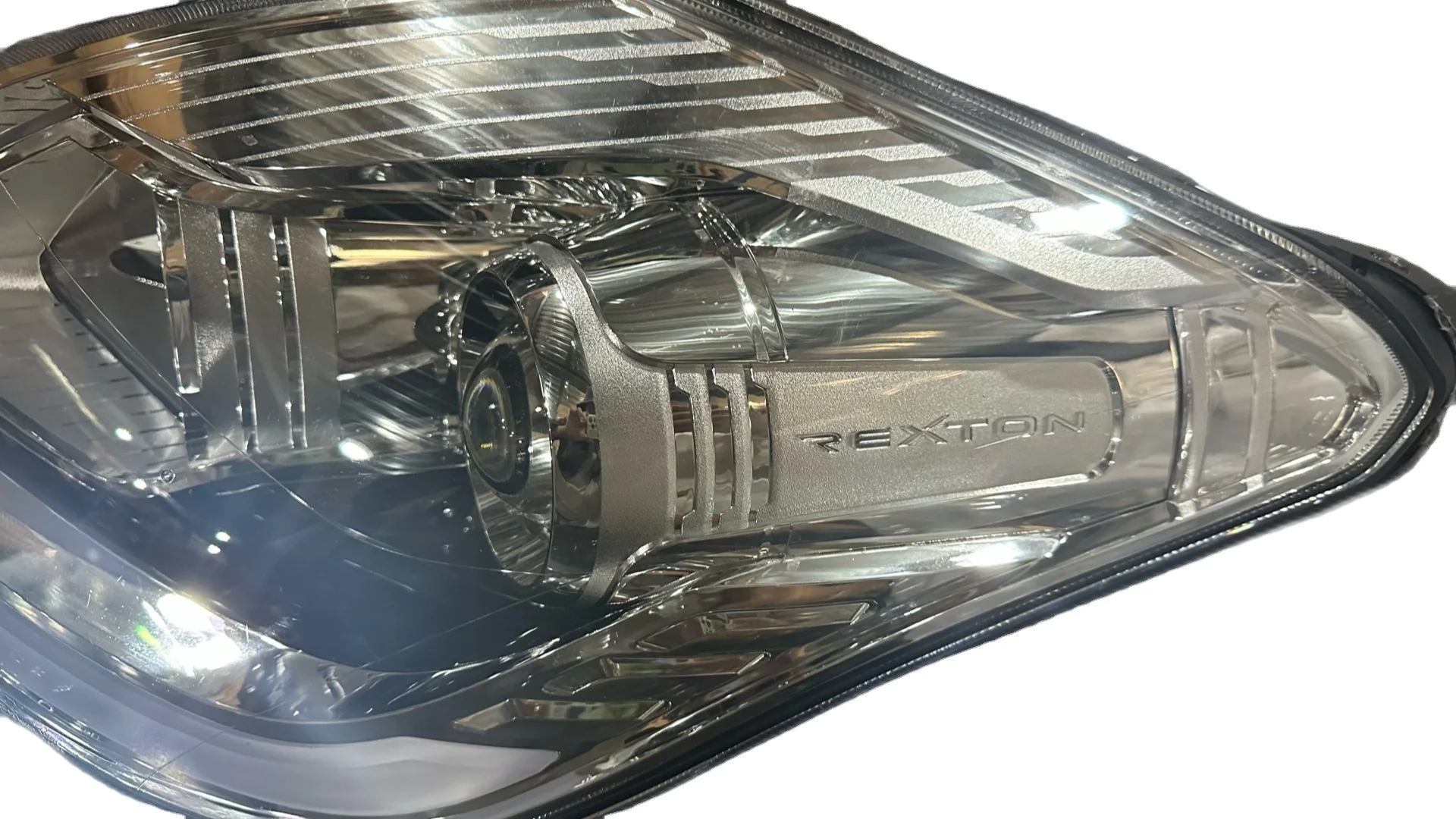 SSANGYONG REXTON Wheadlamp  Headlight   8310108c00 8310108C20  Auto Spare Parts