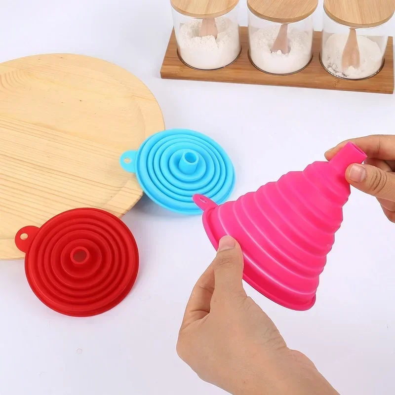 Foldable Portable Silicone Funnel Hangable Household Liquid Dispenser Mini Telescopic Small Funnel Wine Funnel Kitchen Tools