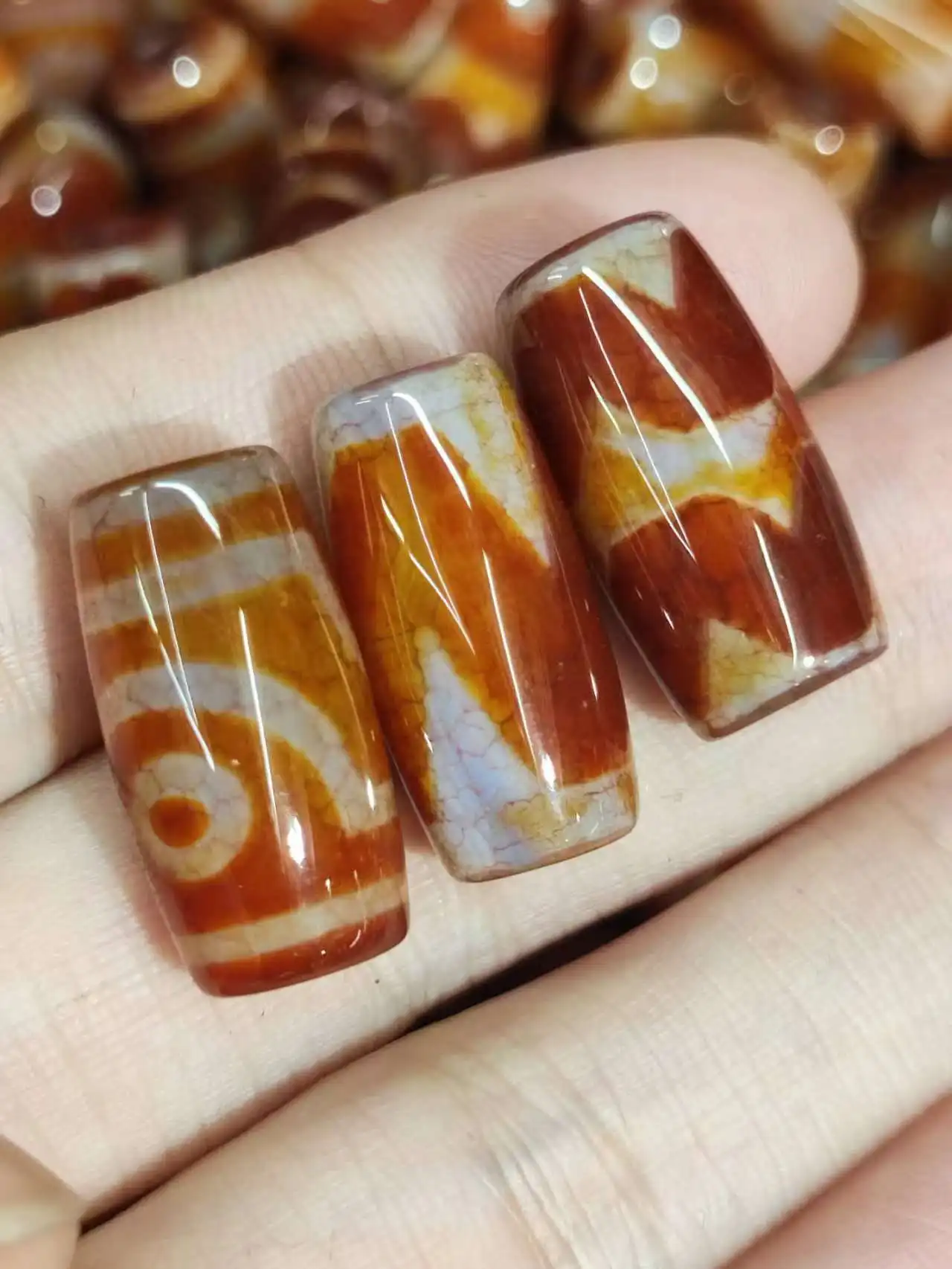 

10pcs/lot natural/single and double tiger tooth pattern/agate DZi red Barrel shape Dragon scales Glossy surface Ethnography diy