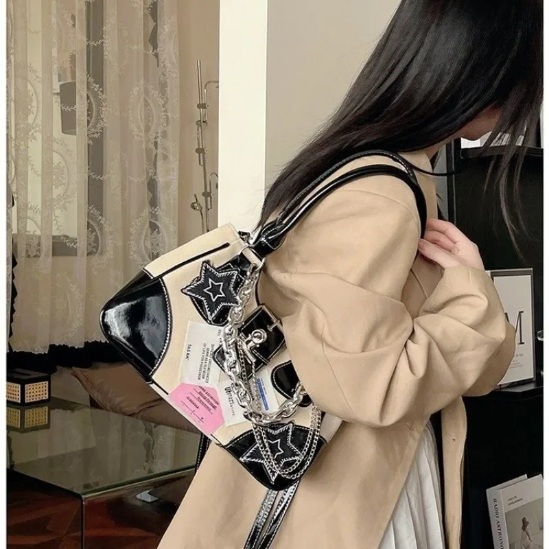 Bolso de mano de cuero blanco y negro para mujer, estilo Y2k coreano, tendencia gótica, estrella, nuevo diseñador, bolsos de mano, bolsos estéticos para niñas