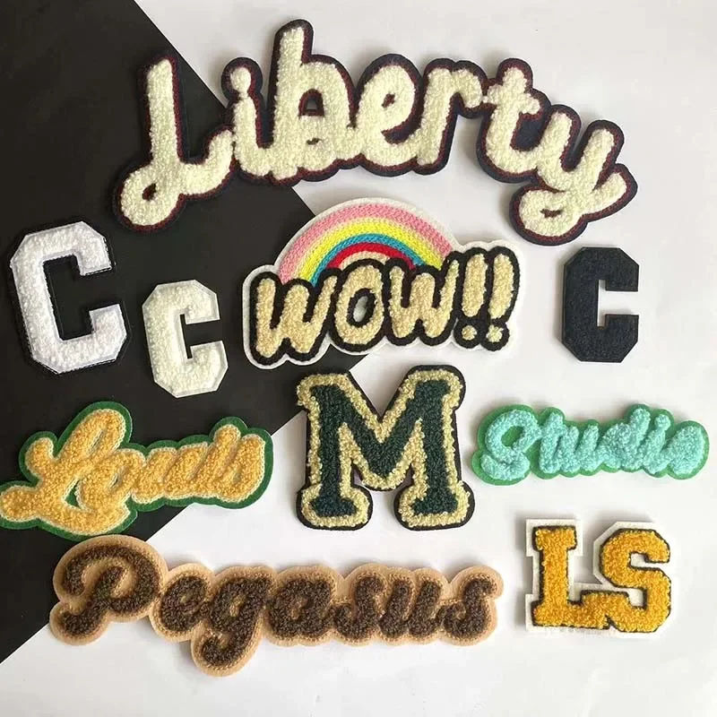 10 SZT./Naszywki z Chenille z Angielskimi Literami do Naszywania, Naszywki z Literami 'Liberty' 'C' 'LS', Aplikacje Haftowane, Akcesoria do Szycia na Odzież