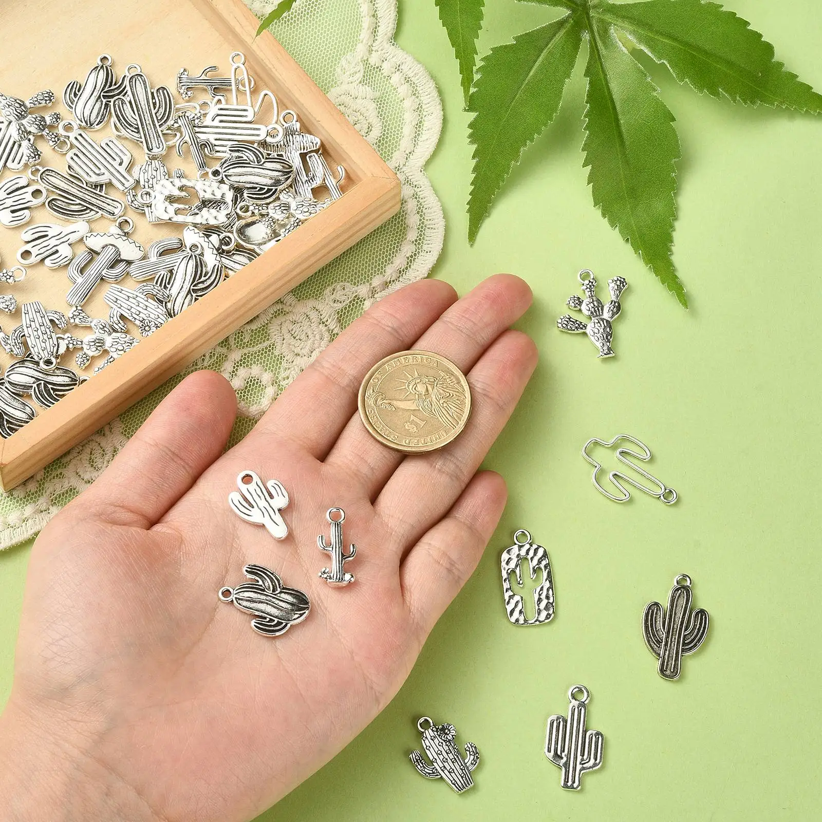 PandaHall 100 Stück 10 Stile Tibetische Tropische Kaktus-Anhänger Sommer Wüstenpflanzen-Charms für Ohrringe Halsketten Armbänder Herstellung – Detail 3