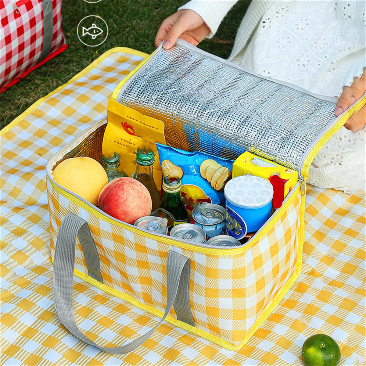 Outdoor portable thickened Insulated handbagstudent spring outing travel camping large capacity checkered picnic bag