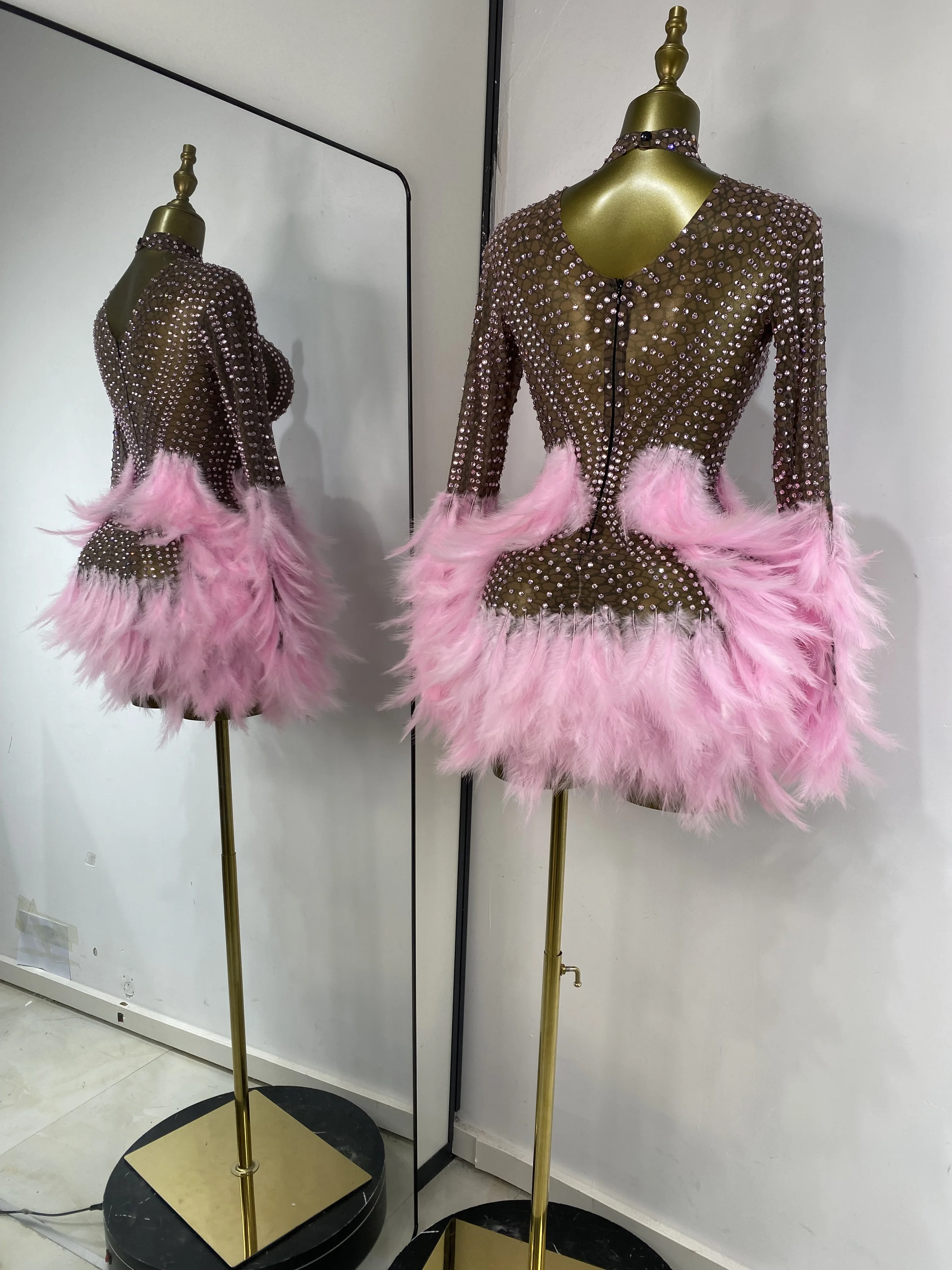 ชุดเดรสหรูหราสำหรับผู้หญิง ประดับคริสตัล ผ้าตาข่าย แต่งขนนก ทรงเข้ารูป มินิเดรส สำหรับงานเลี้ยงกลางคืน งานปาร์ตี้ งานกาล่า ขายส่ง