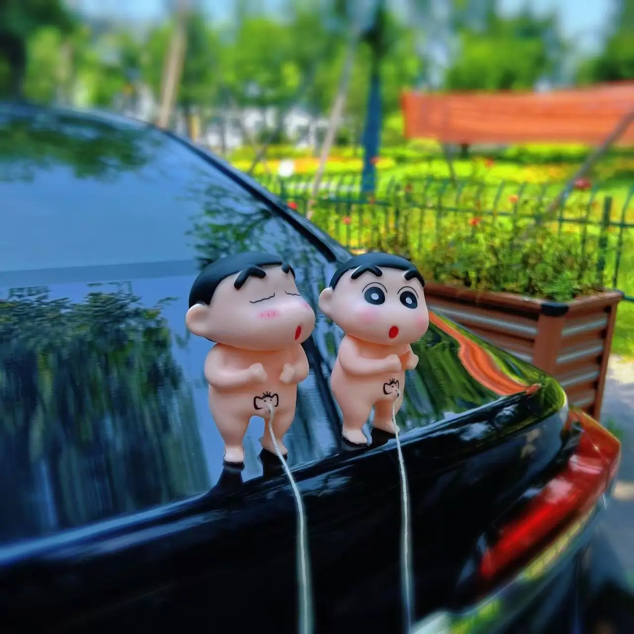 

Anime Crayon Shin-chan q-version kawaii Urinary posture Action Figure PVC Model Toys Automotive decorative ornaments Gifts