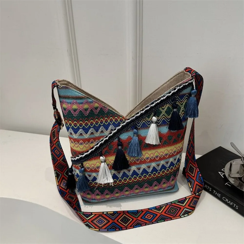 

Portable Vintage Ethnic Style Crossbody Bags Tassel Large Capacity Bohemian Tote Bag Geometric Woven Fringe Shoulder Bag Travel