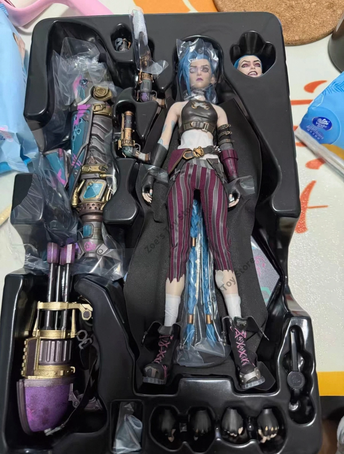 

HOTTOYS HT Jinx TMS137 Heroes United Alliance 1/6 Jinx Battle of Two Cities