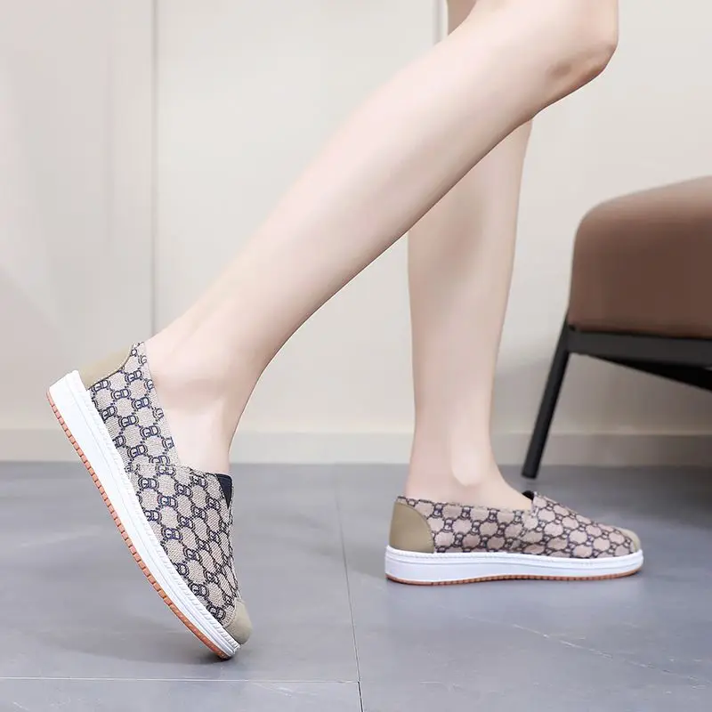 Women's shoes Spring and Summer Fashion Flat bottomed Lazy Cloth Shoes Breathable Comfortable Shallow cut Non slip Canvas Shoes
