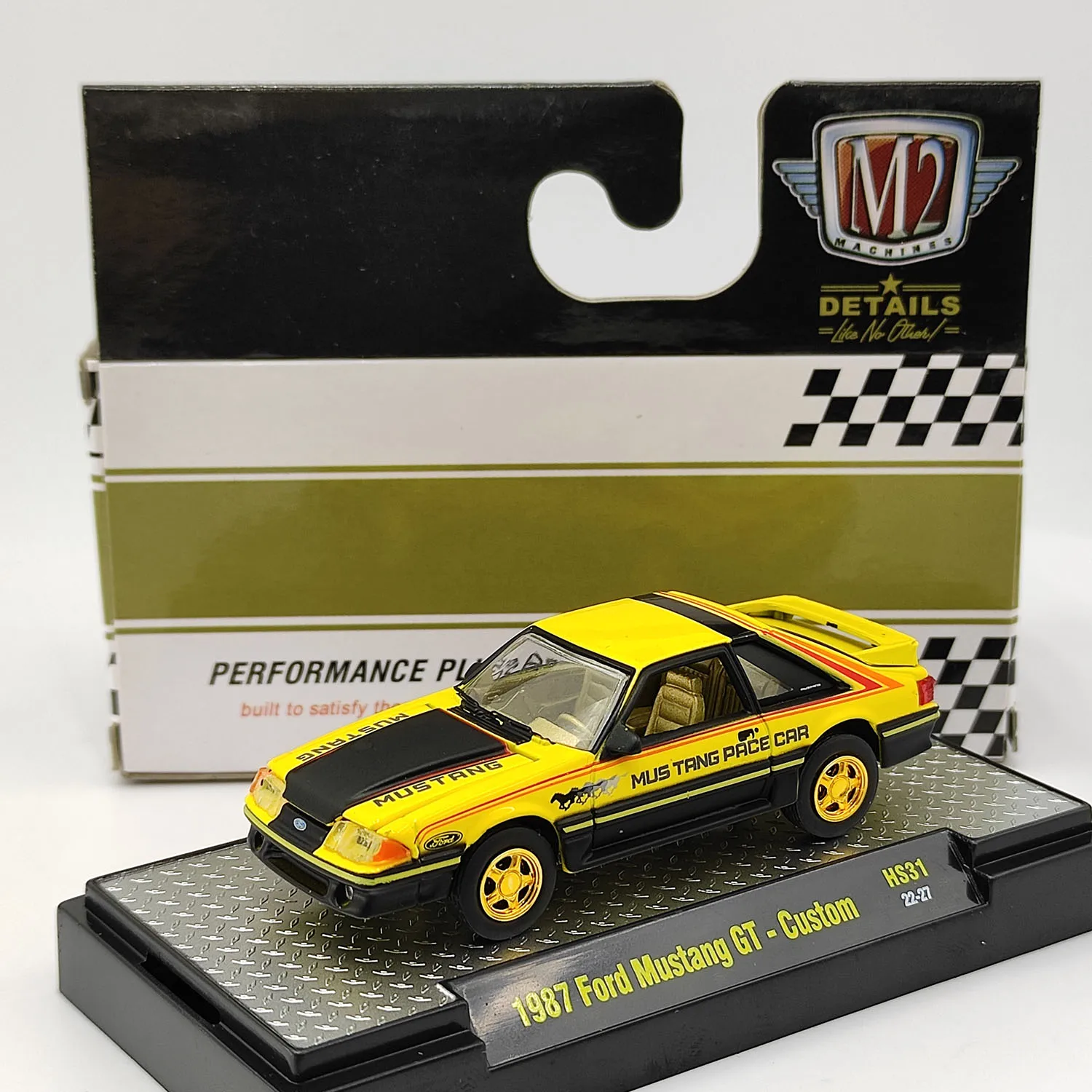 

Литой под давлением M2 масштаб 1/64 1987, Ford Mustang GT-на заказ, золотое колесо, модель автомобиля из сплава, Коллекционная игрушка, подарок, сувенир, украшение для дисплея