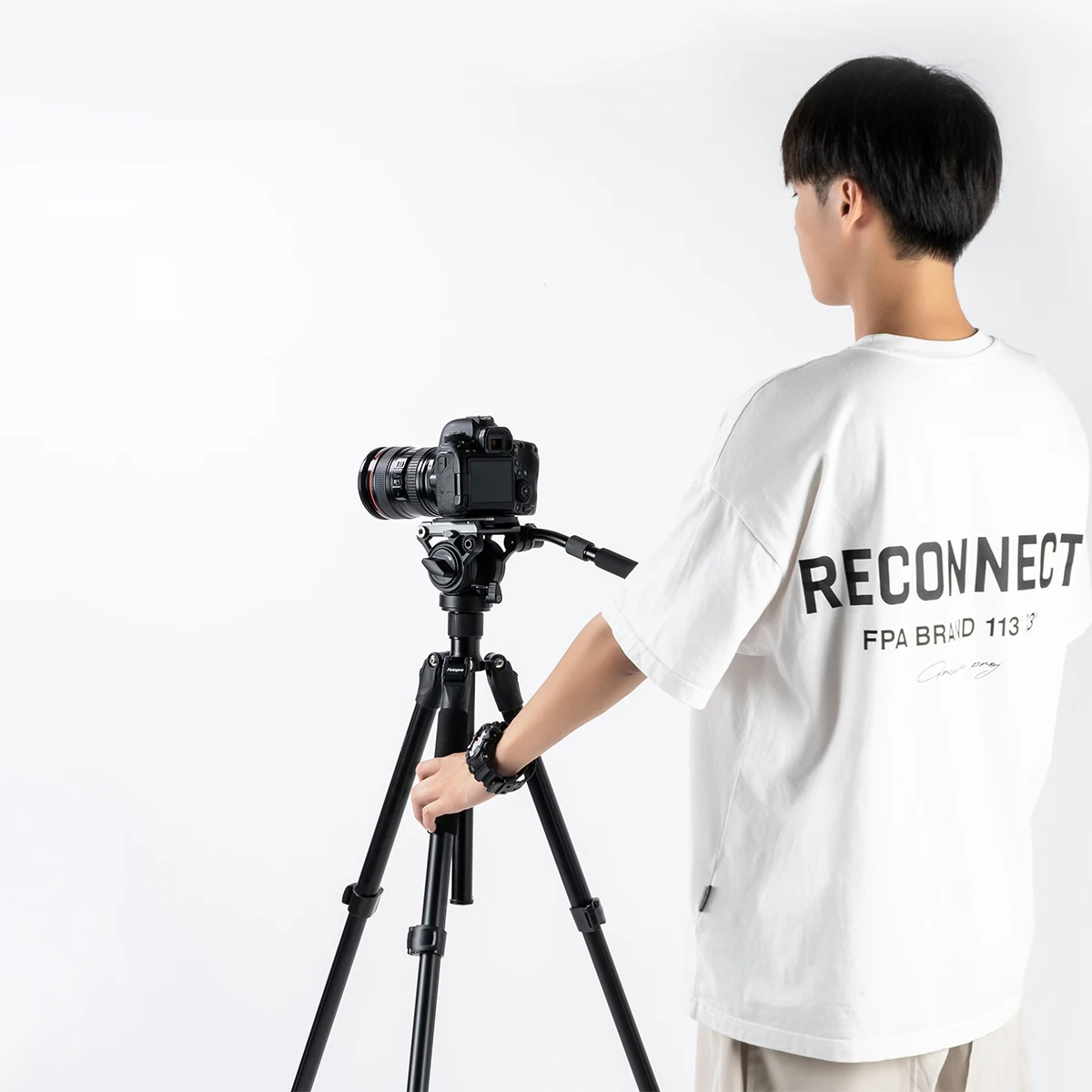 Heavy Duty Video Tripod Portable Stable Professional Camera Tripod 1/4 Extension Hole Fluid Head Camera Tripod