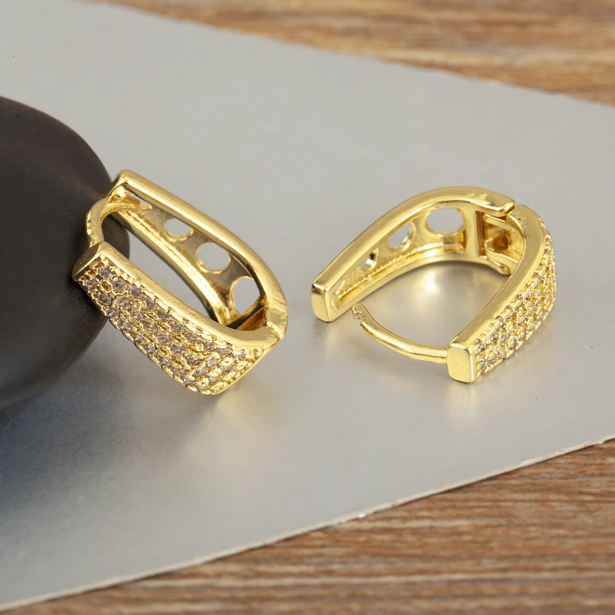 Nidin Elegant Sparkling Cubic Zirconia Huggie Hoop Earrings For Women Trend Party Daily Wear Statement Ear Jewelry Accessories
