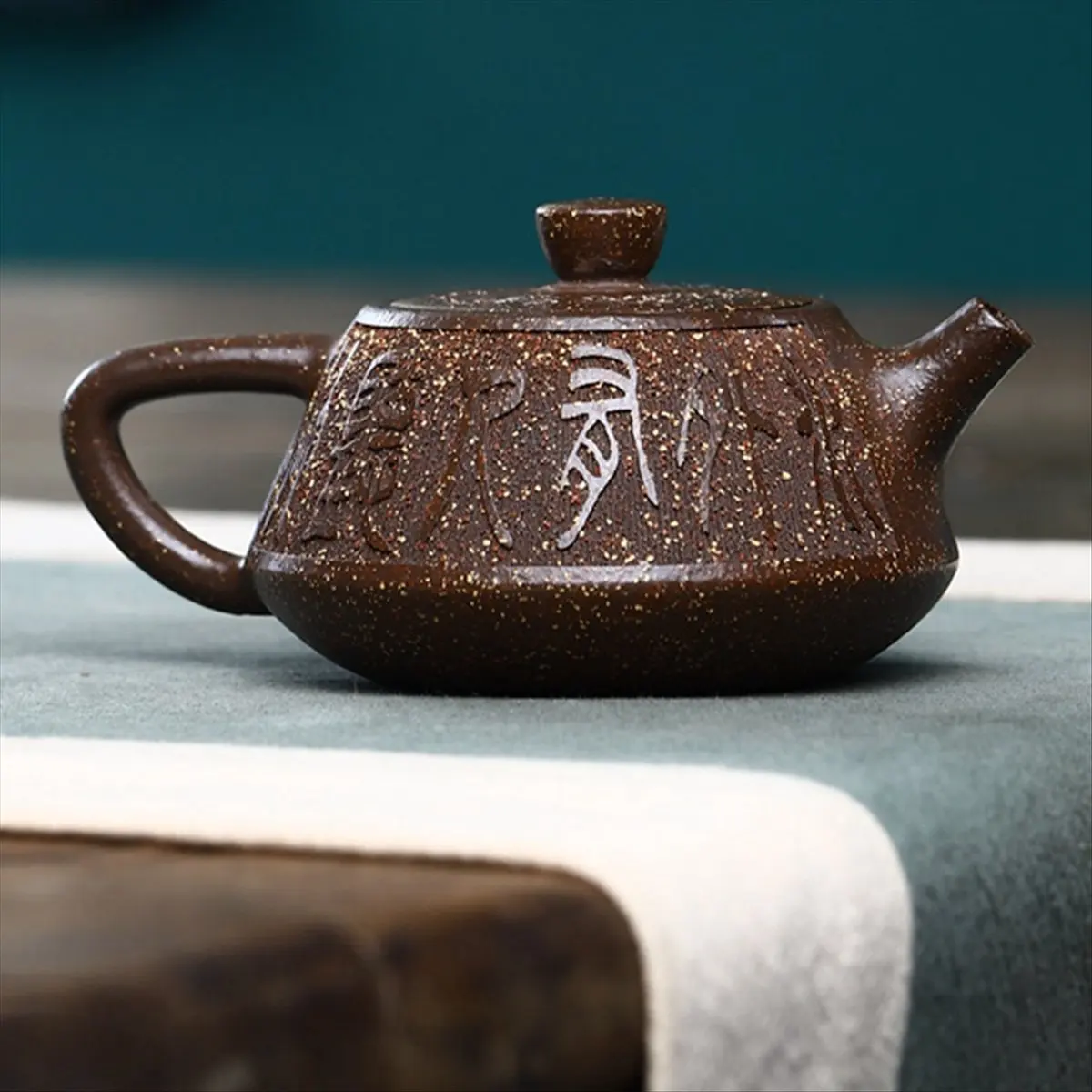 Super Hot Sale Brand 100ml Clay Teapots Raw Ore Stone Scoop Tea Pot