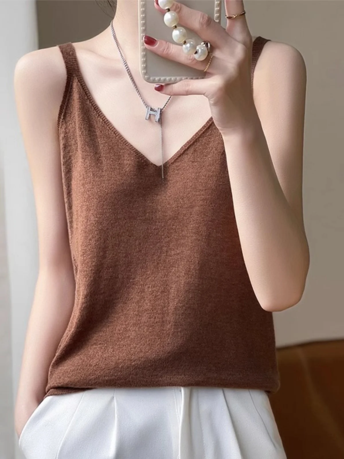 Chaleco de punto de lana con cuello en V para mujer, camiseta sin mangas de verano, prenda interior, camisa base, marca Outlet, mezcla de poliéster y lana, a la moda