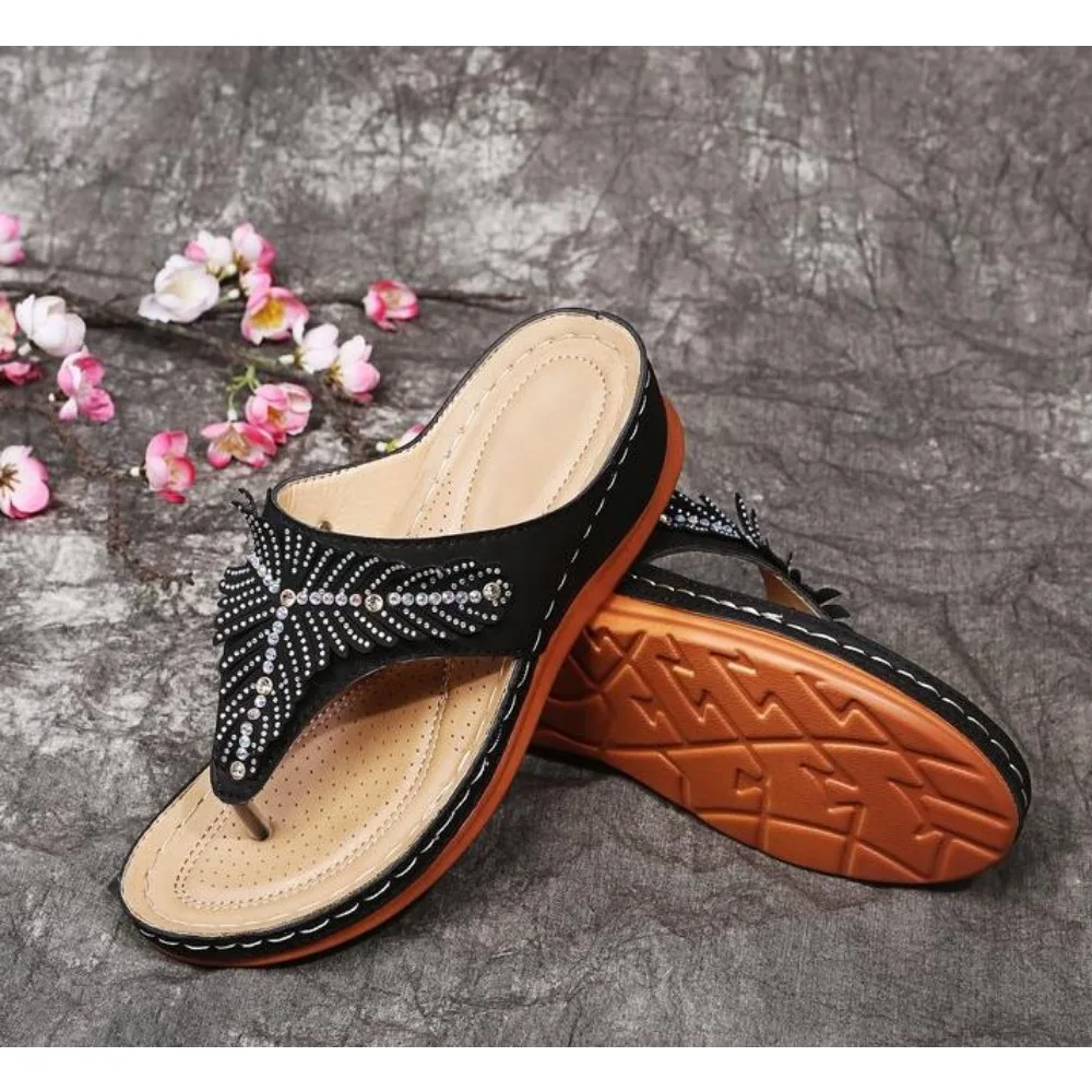 Frühling Sommer neue Outdoor-Hausschuhe einfarbige Leder Overlay Gürtels chnalle Dekoration offene Zehen dicke Sohle Strand Sandalsa