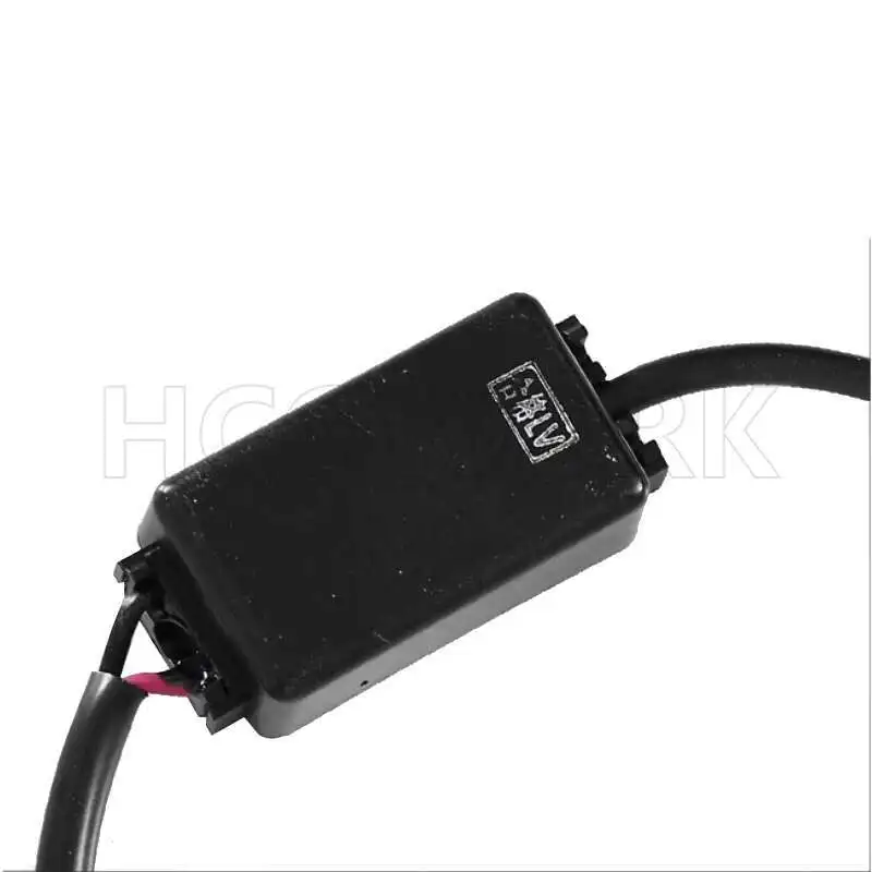 أجزاء الدراجة النارية الأصلية شاحن USB للهاتف المحمول لـ Wuyang-honda Cb190x