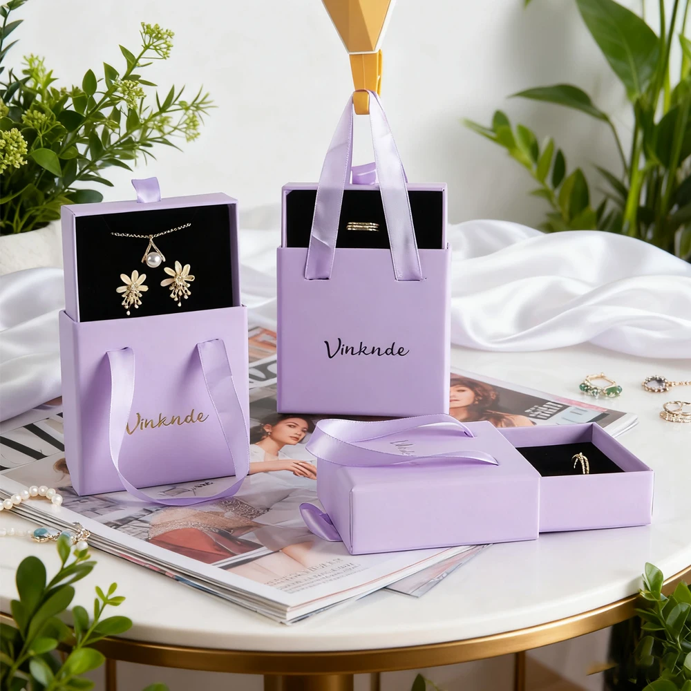 

Портативный картонный ящик с персонализированным логотипом, коробка для упаковки ювелирных изделий, подарочный чехол с ленточной ручкой, однотонные раздвижные коробки для ожерелья