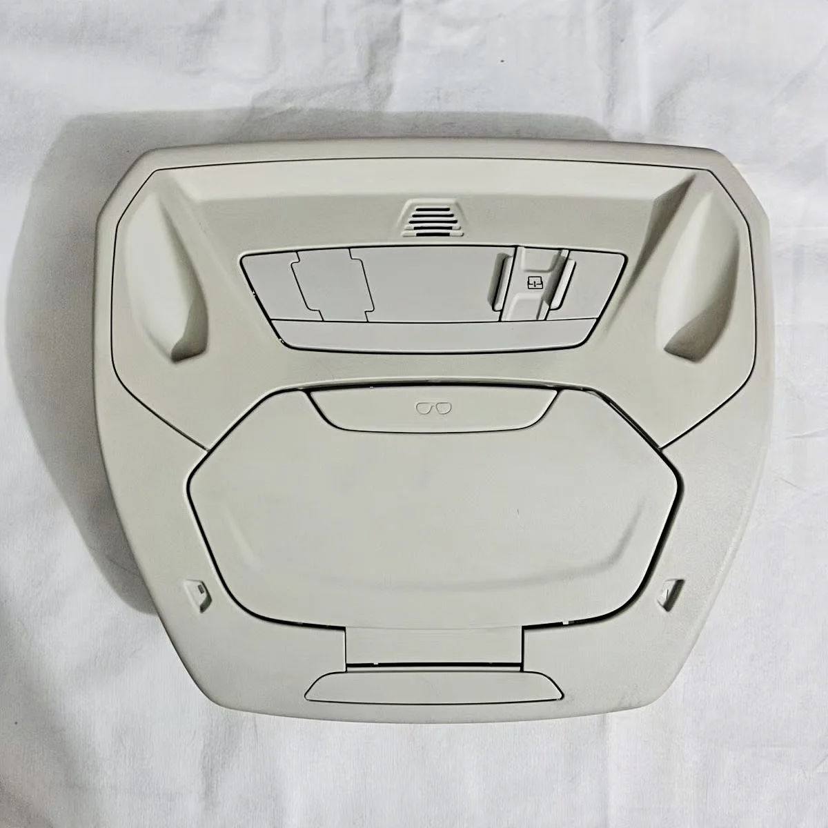 

Оригинальная бывная лампа для чтения, внутреннее освещение с переключателем люка на крыше для Ford Focus 2012-18