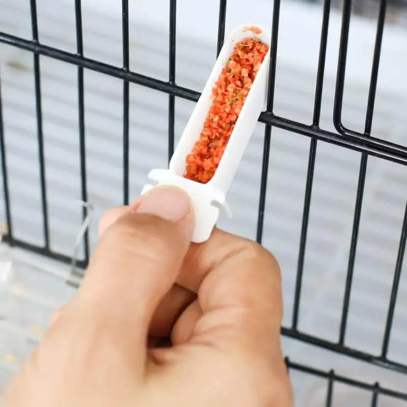4-teiliger kompakter Futterbecher aus Kunststoff – Entwickelt für kleine Vögel wie Kanarienvögel und Finken