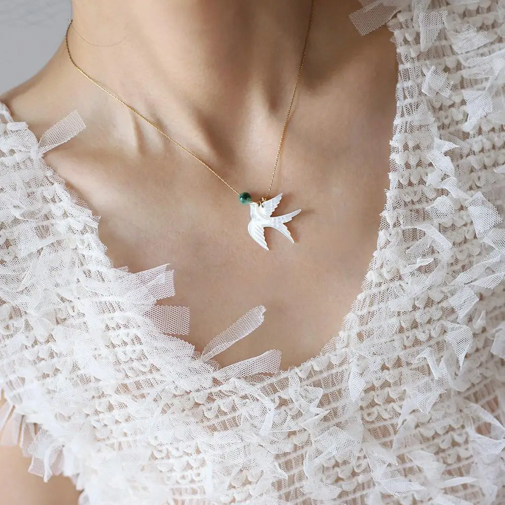 Collar de paloma de la paz, collar con colgante de golondrina de concha blanca Natural, moda para mujeres y hombres, accesorios de joyería, Gargantilla de regalo para el cuello E2H0