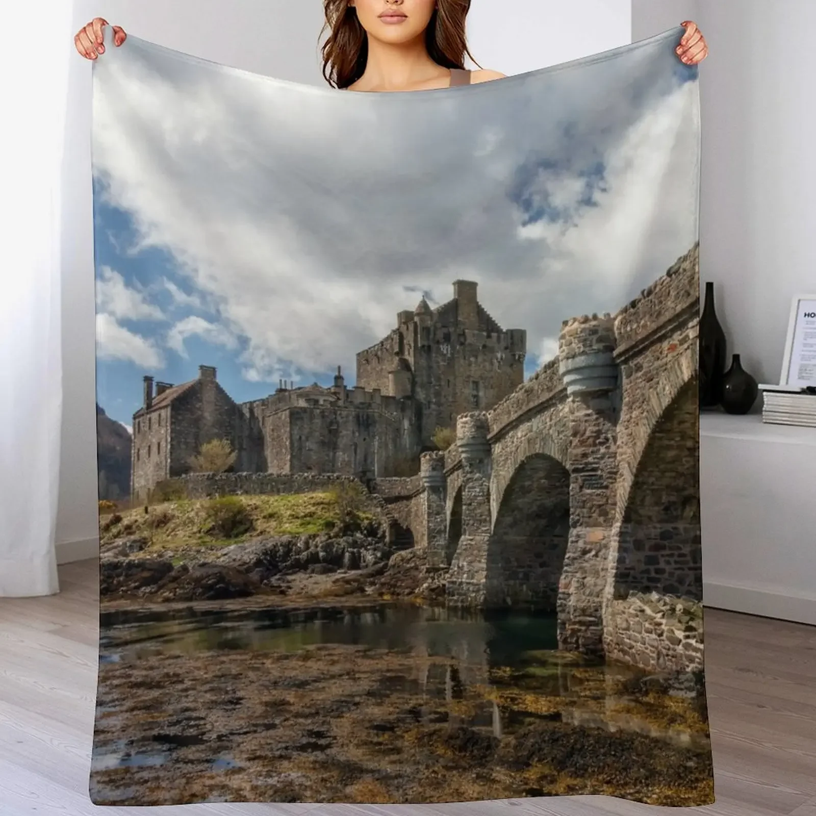 

Eilean Donan Castle and Bridge Loch Duich Scotland Throw Blanket Cozy Microfiber Throw Blanket for Home Bedroom