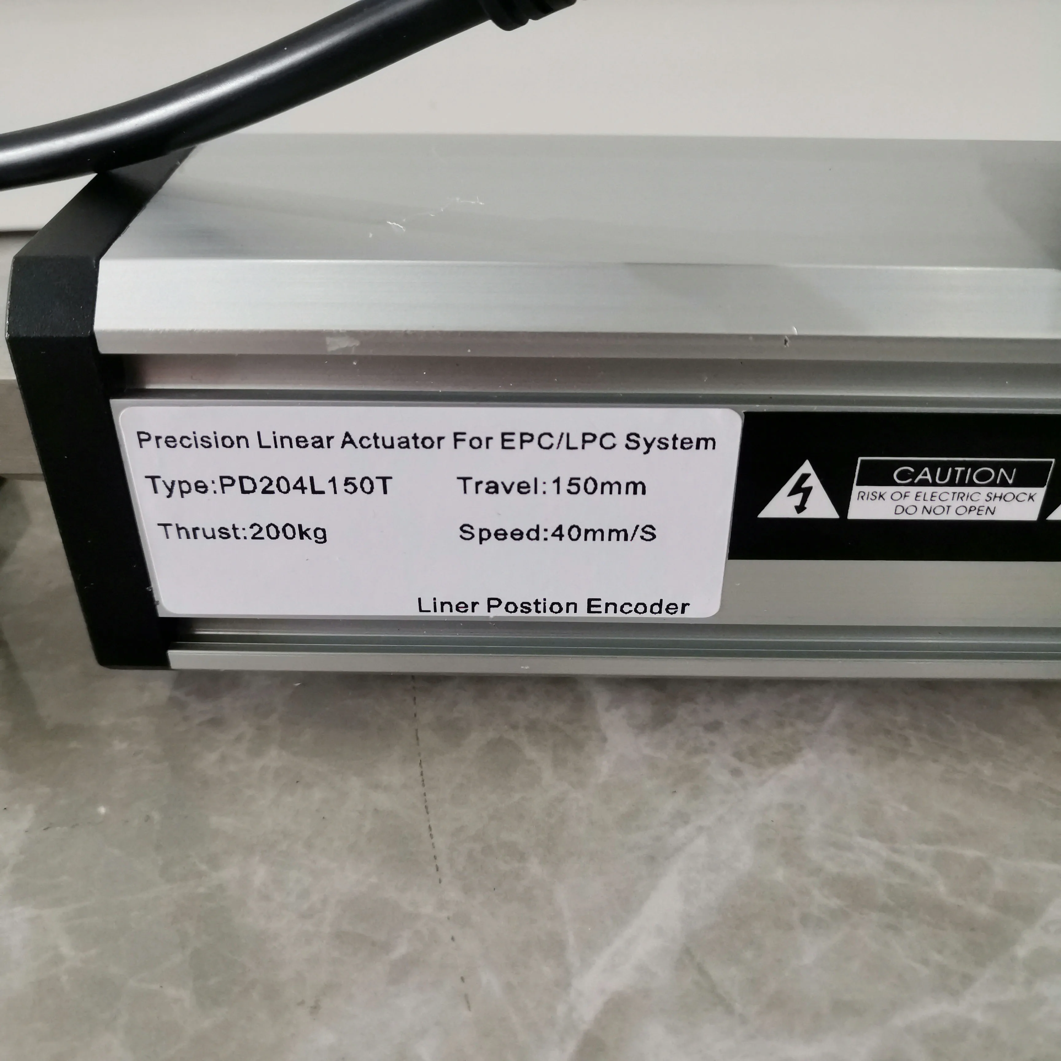 · Attuatore lineare di precisione per sistema EPC/LPC corsa: 150mm spinta: 200kg velocità: 40 mm/S