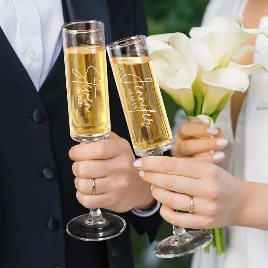 

Personalized Champagne Flute Set of 2 Wedding Champagne Flute Bride and Groom Champagne Glasses Personalized Wedding Souvenirs