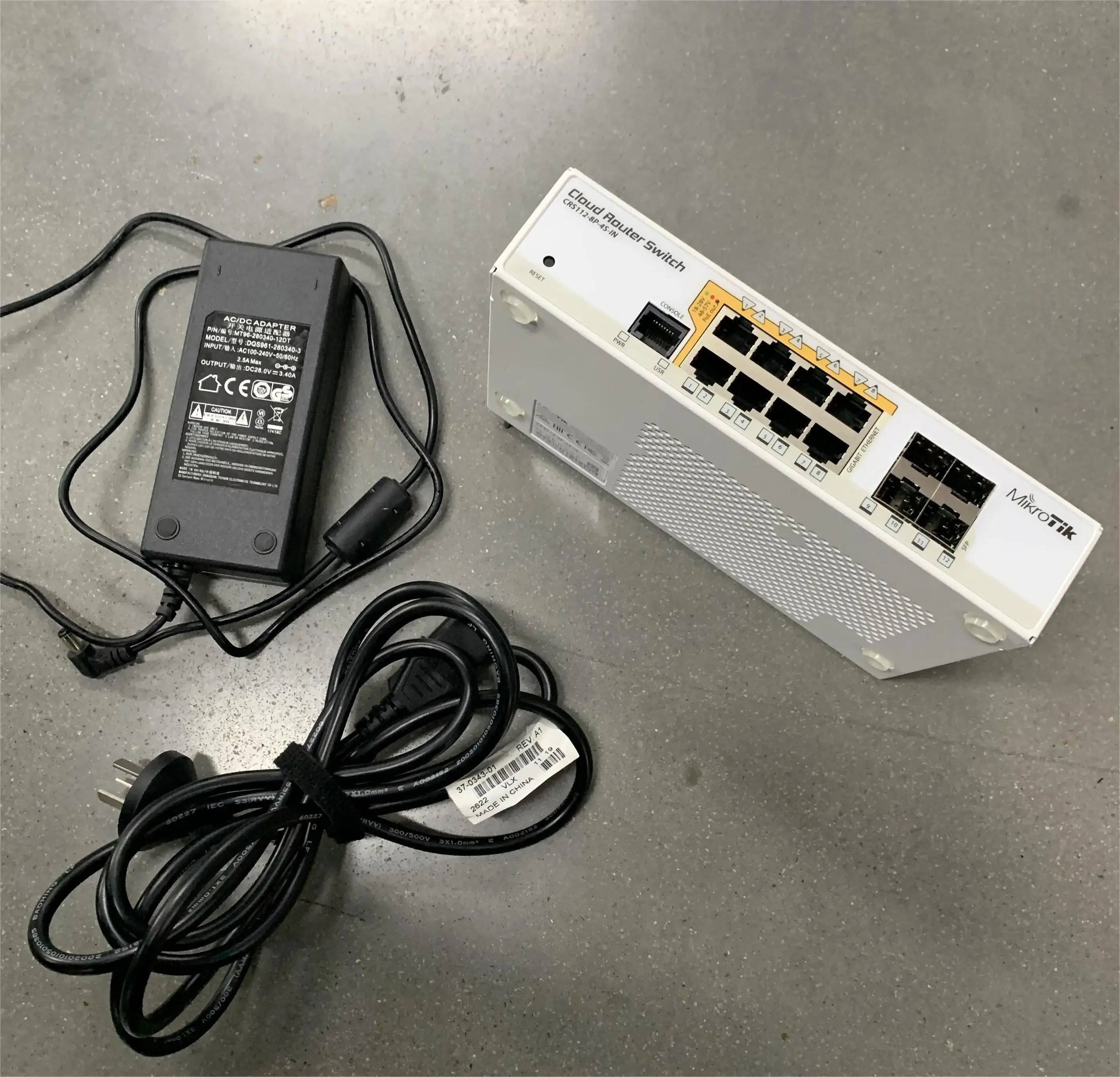 CRS112-8P-4S-IN 8-port switch