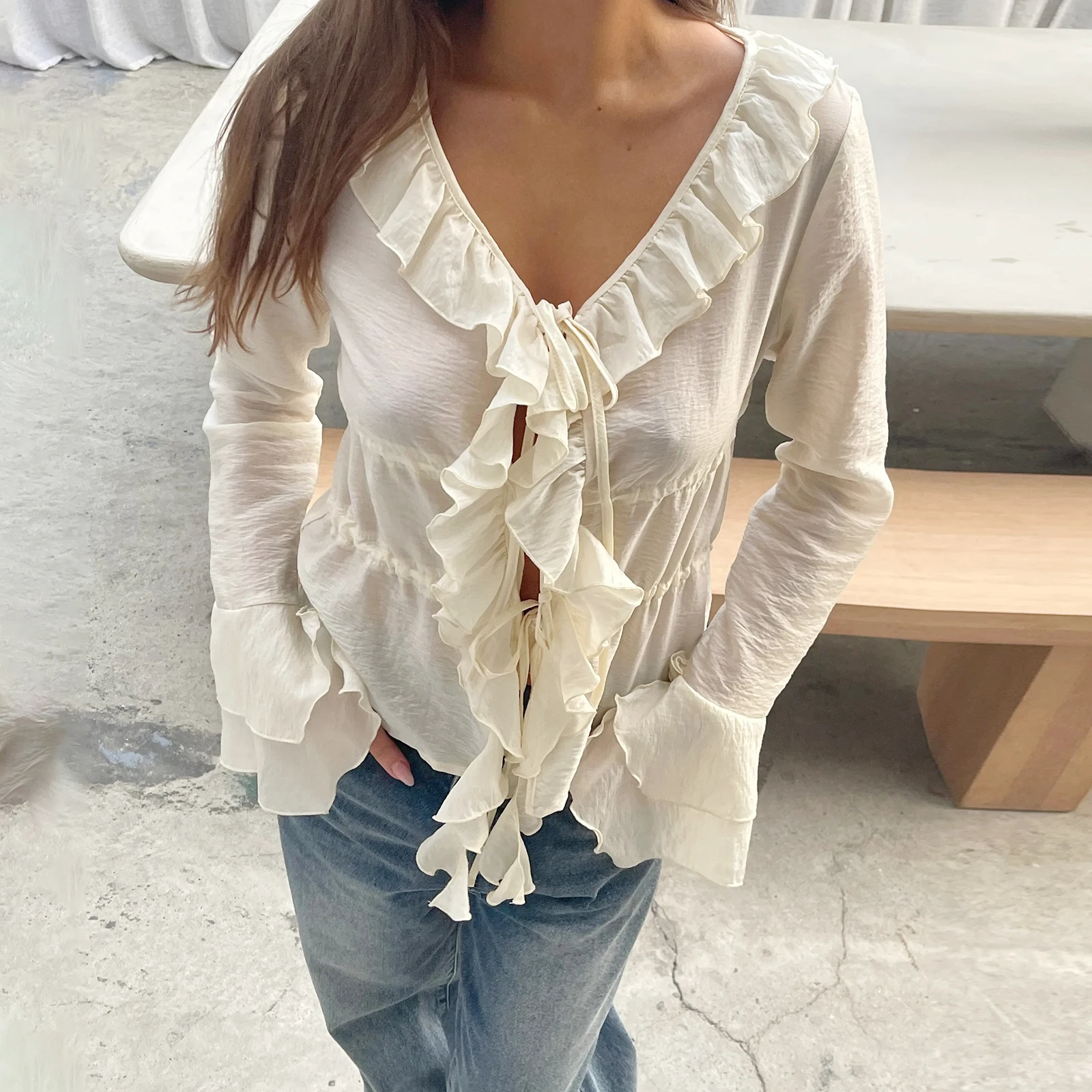 Camisas lisas Kawaii Fairycore Grunge para mujer, Tops con pajarita frontal fluida, camisa con volantes de manga larga, blusa Peplum con cuello en V