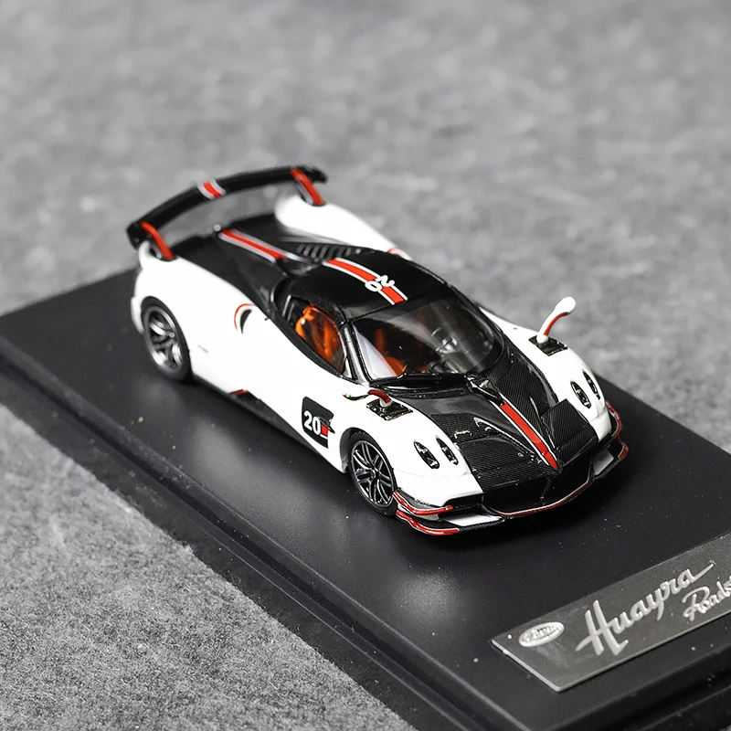 

LCD 1:64 Pagani Huayra BC Commemorative Edition Alloy Car model