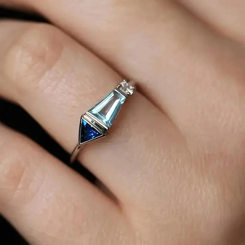 Huitan Geometrischer blauer Zirkonia-Fingerring für Damen, silberfarben, für den Alltag, Party, Vintage-Damenringe, einfacher, stilvoller Schmuck – Detail 5