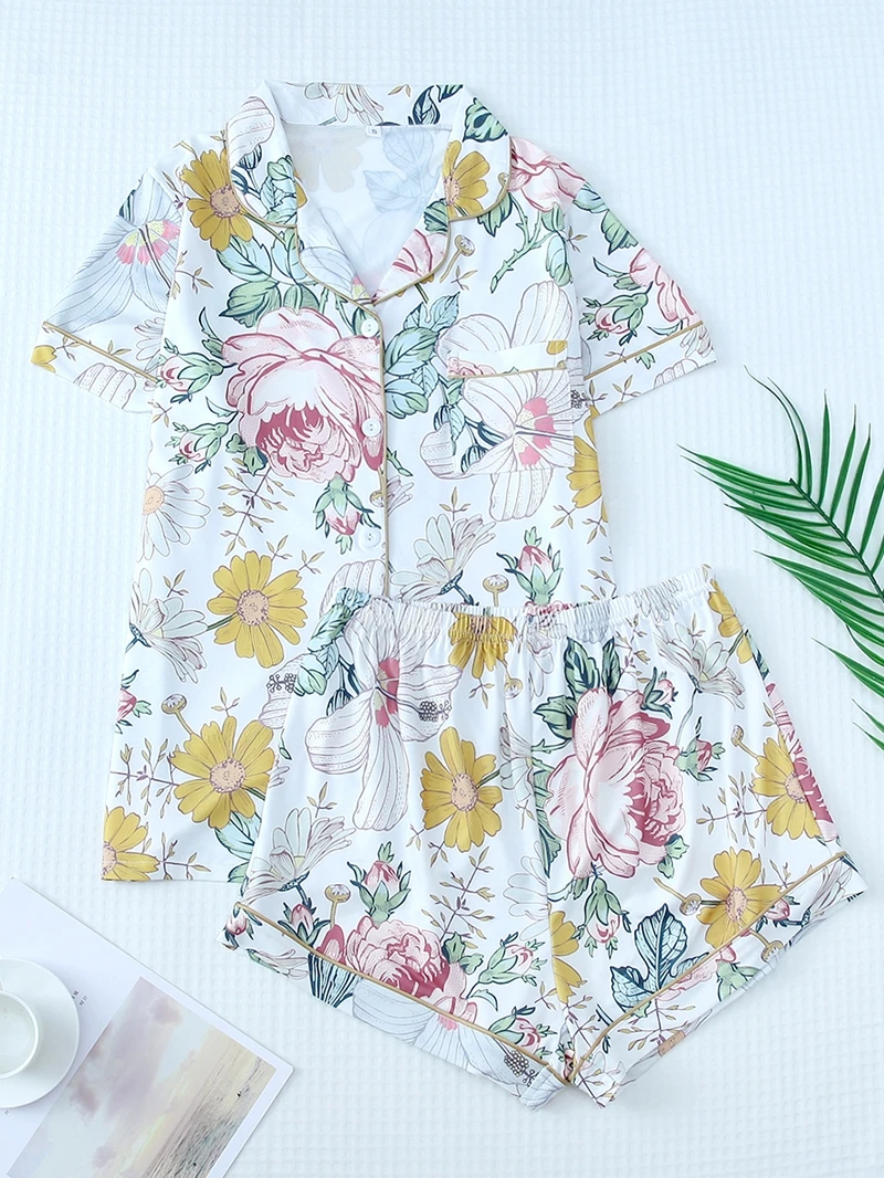 

Women's Casual Floral Print Pajama Set Short Sleeve Lapel Top And Soft Elastic Shorts Comfortable Perfect For Summer Loungewear
