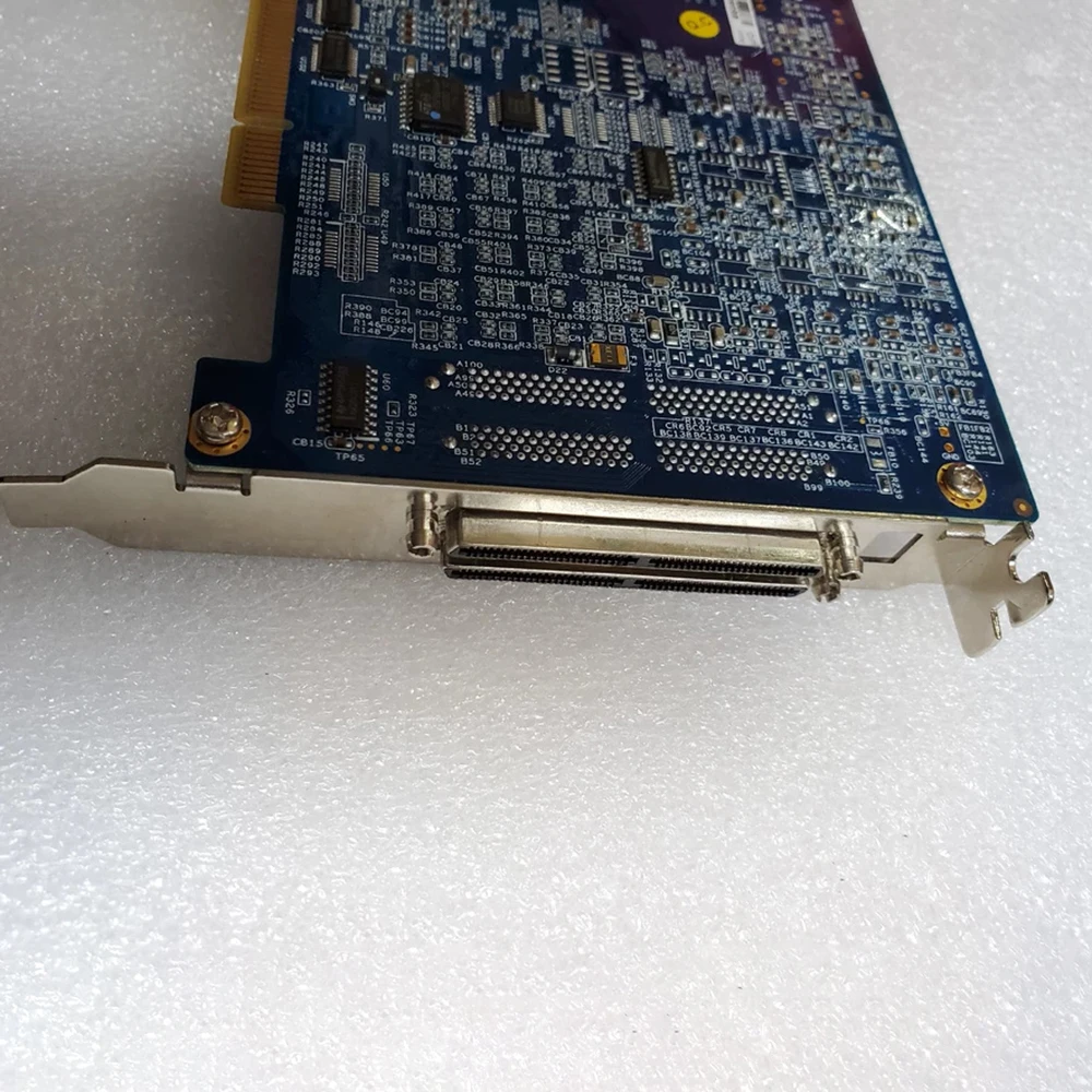 

Для ADLINK 4 8-осевой импульсной карты управления движением AMP-208C