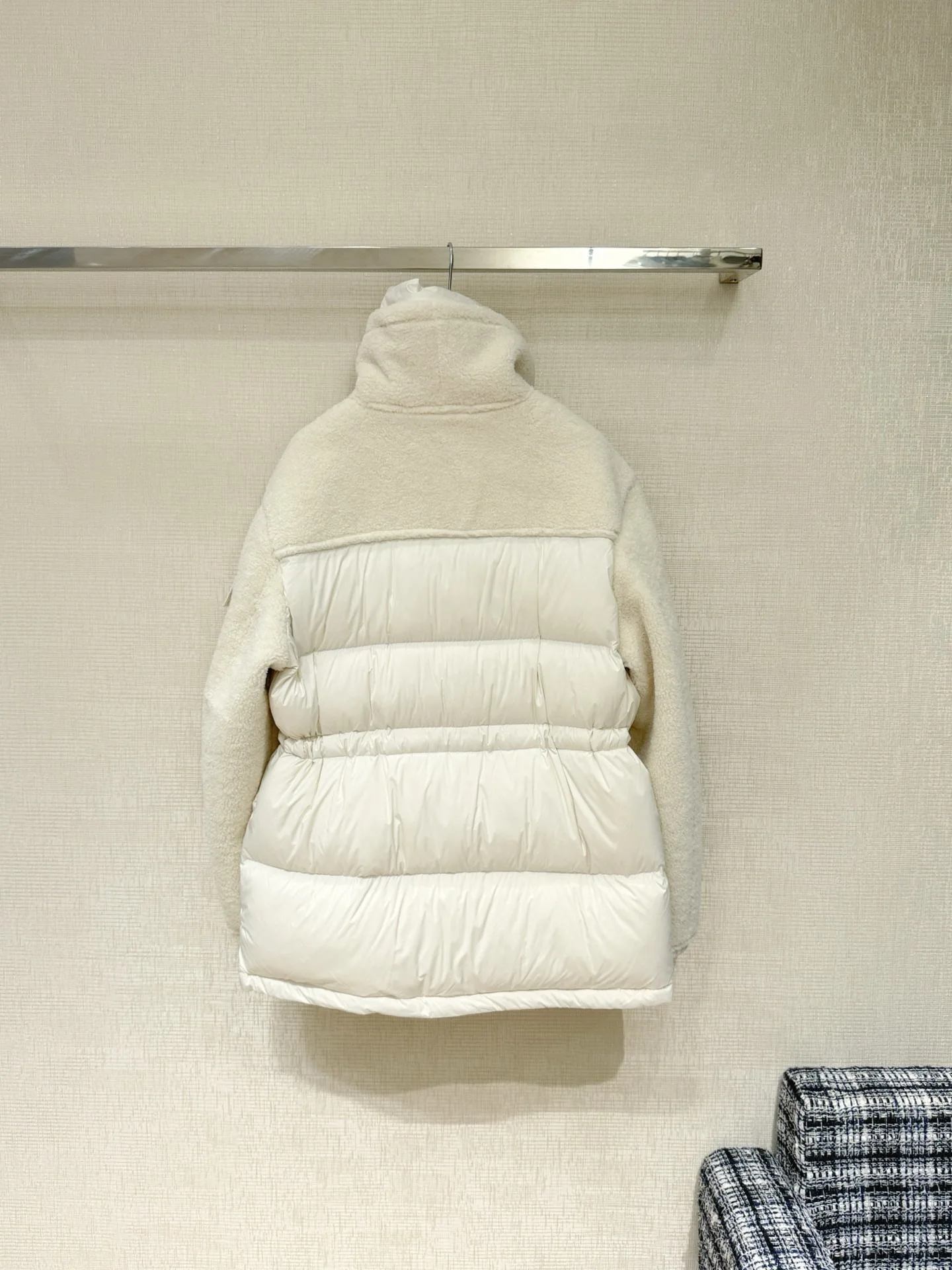 2025 Winter New Women's Beige Shearling Patchwork Puffer Jacket Drawstring Waist Turtleneck Warm Coat Casual Outerwear