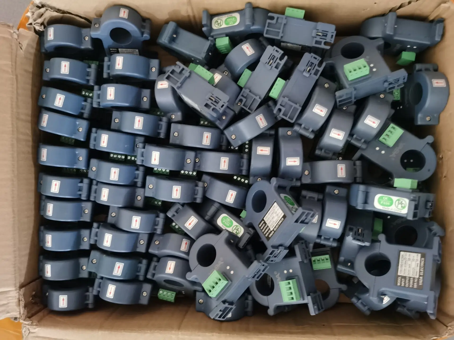 

YDG-HSD-100a датчик прямого тока, широко используемый в особых случаев, которая необходимо обнарузить большой ток и чувствительные к стоимости.