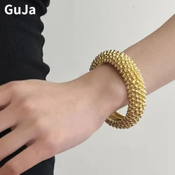 Gioielli moderni Design popolare bracciale aperto con superficie in rilievo in metallo per le donne tendenza 2024 nuovi accessori esagerati vendita calda