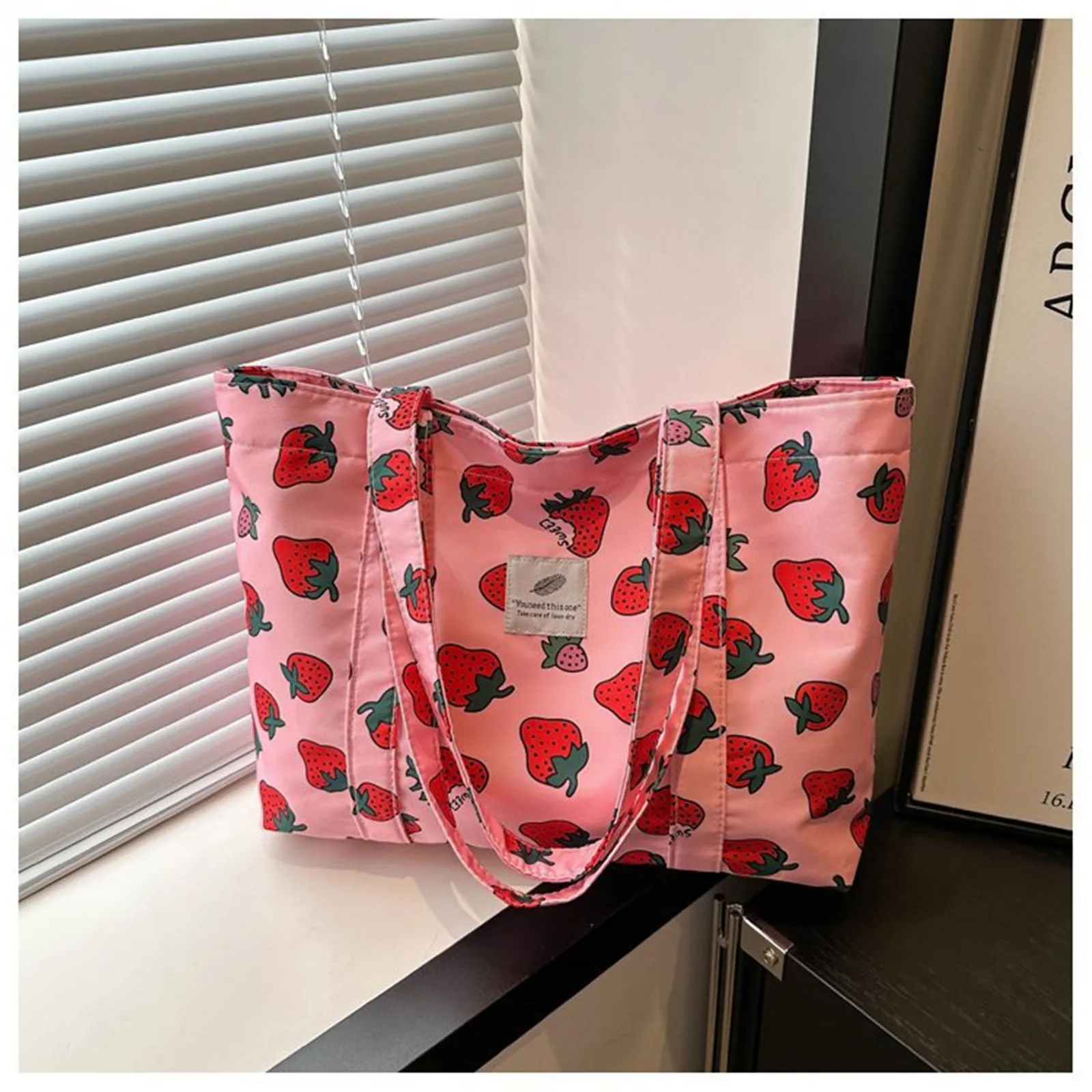 Fashion Casual Shoulder Bag Eco Bag Large Capacity Shopping Bag Shopper Grocery Bag for Women Cute Strawberry Print Handbag