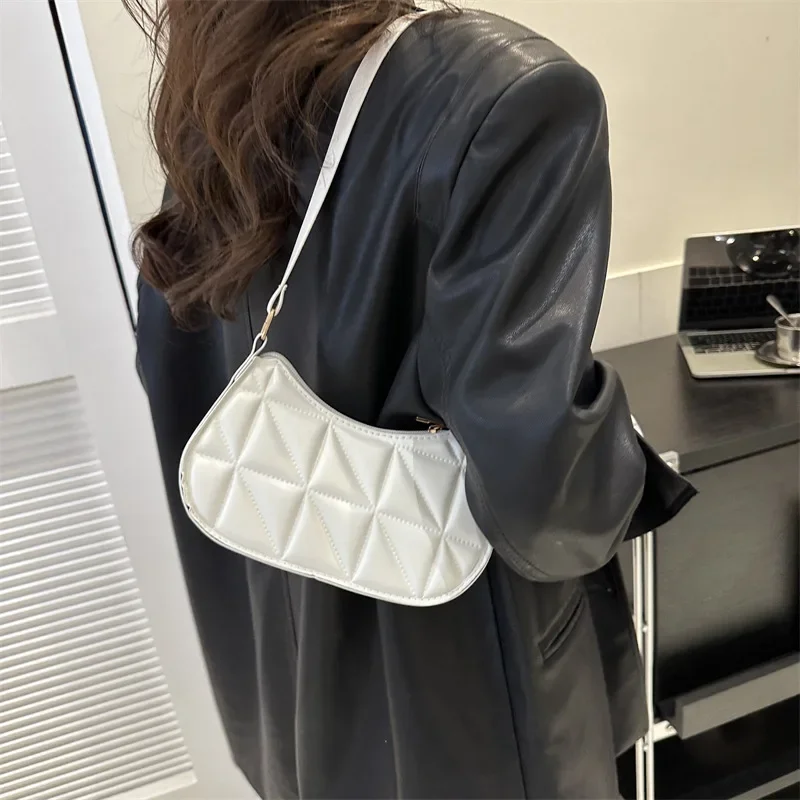 New Fashion Bag Ladies Winter Casual Simple Handbag Fashion Korean Shoulder Bag Retro Personality Underarm Bag