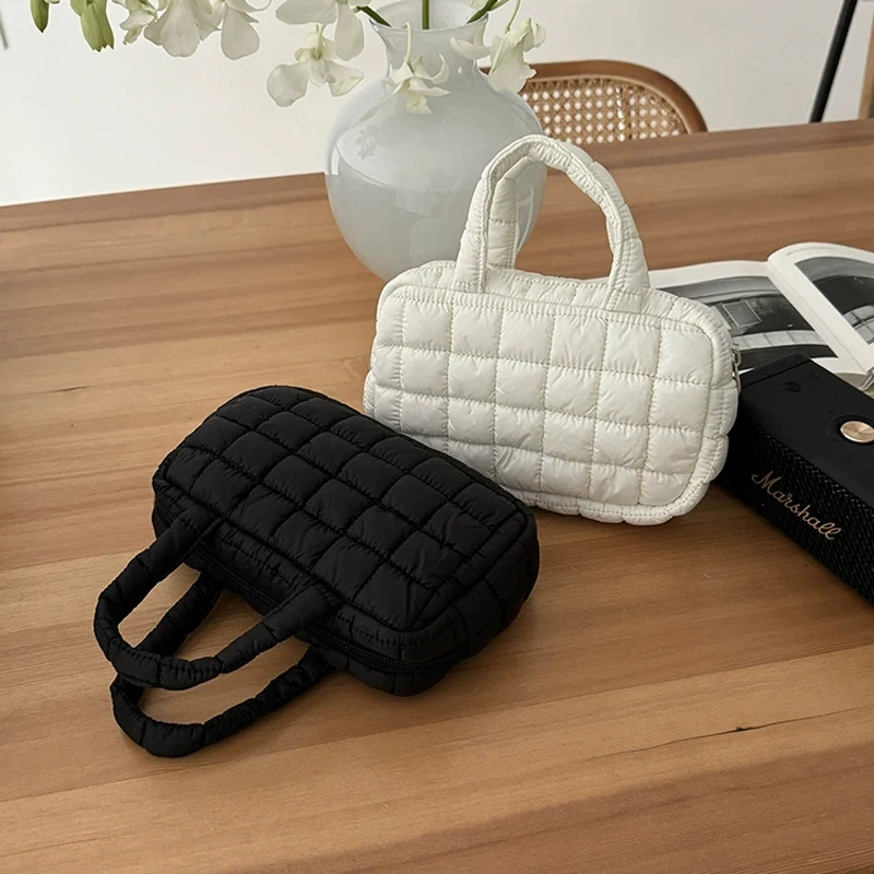 

Hylhexyr Fashion Cloud Quilted Cotton Handbag Storage Bag Portable Makeup Bags For Women